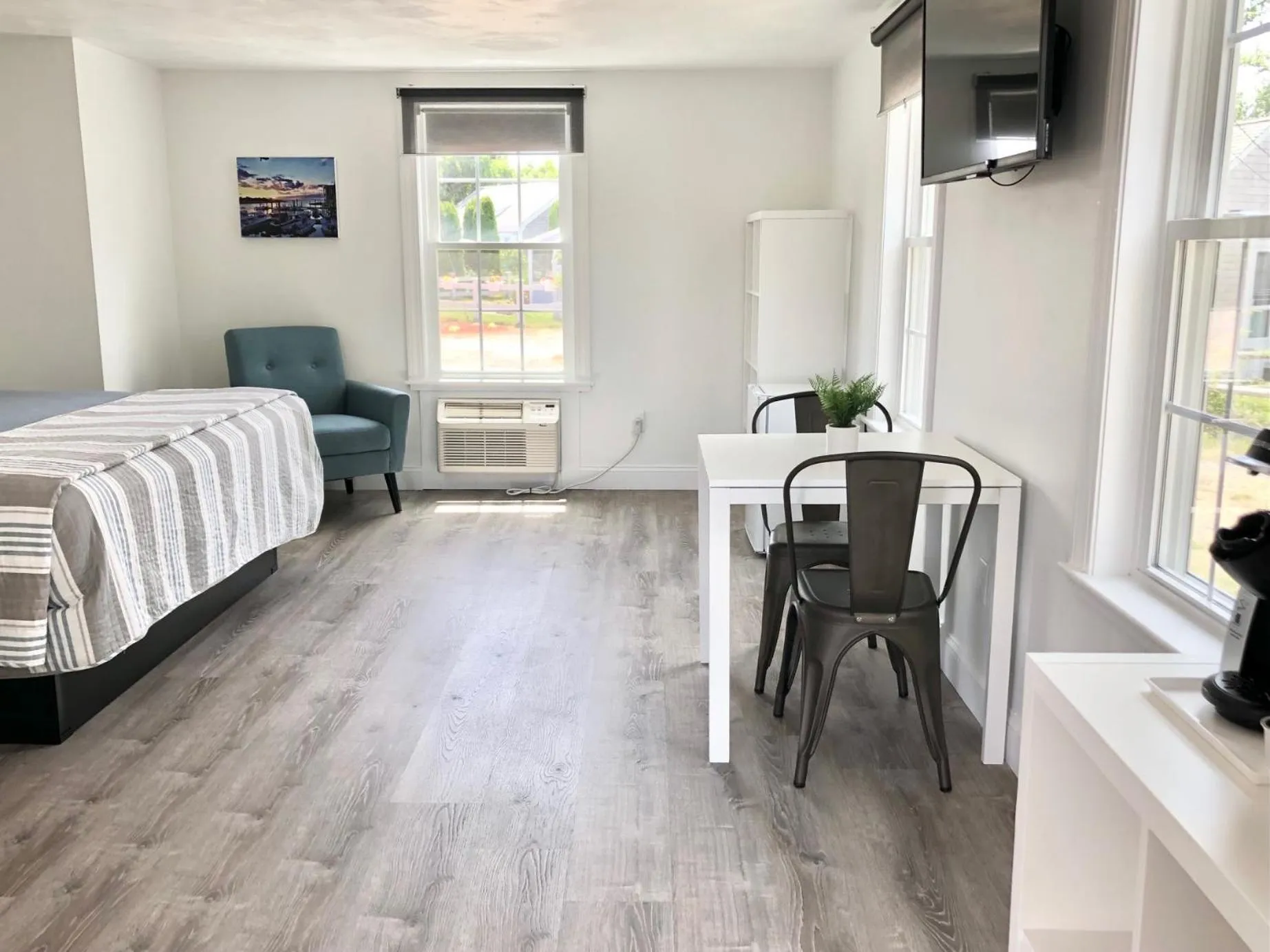 Bedroom, Bed in Kingfisher Oceanside