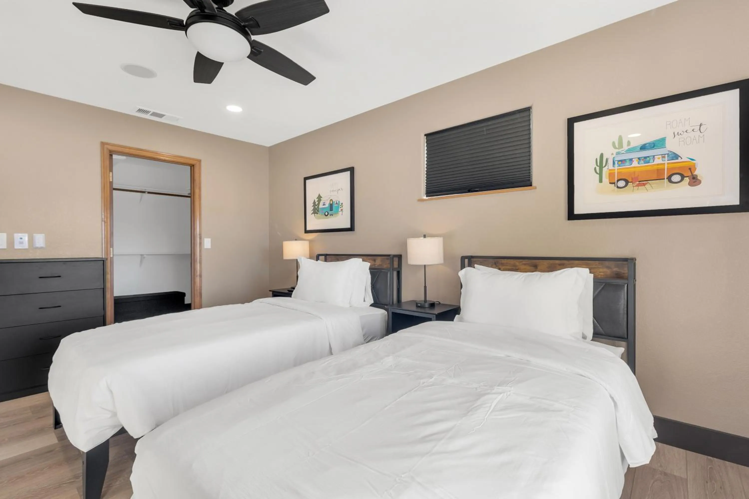 Bed in Luxury villa with pool and spa