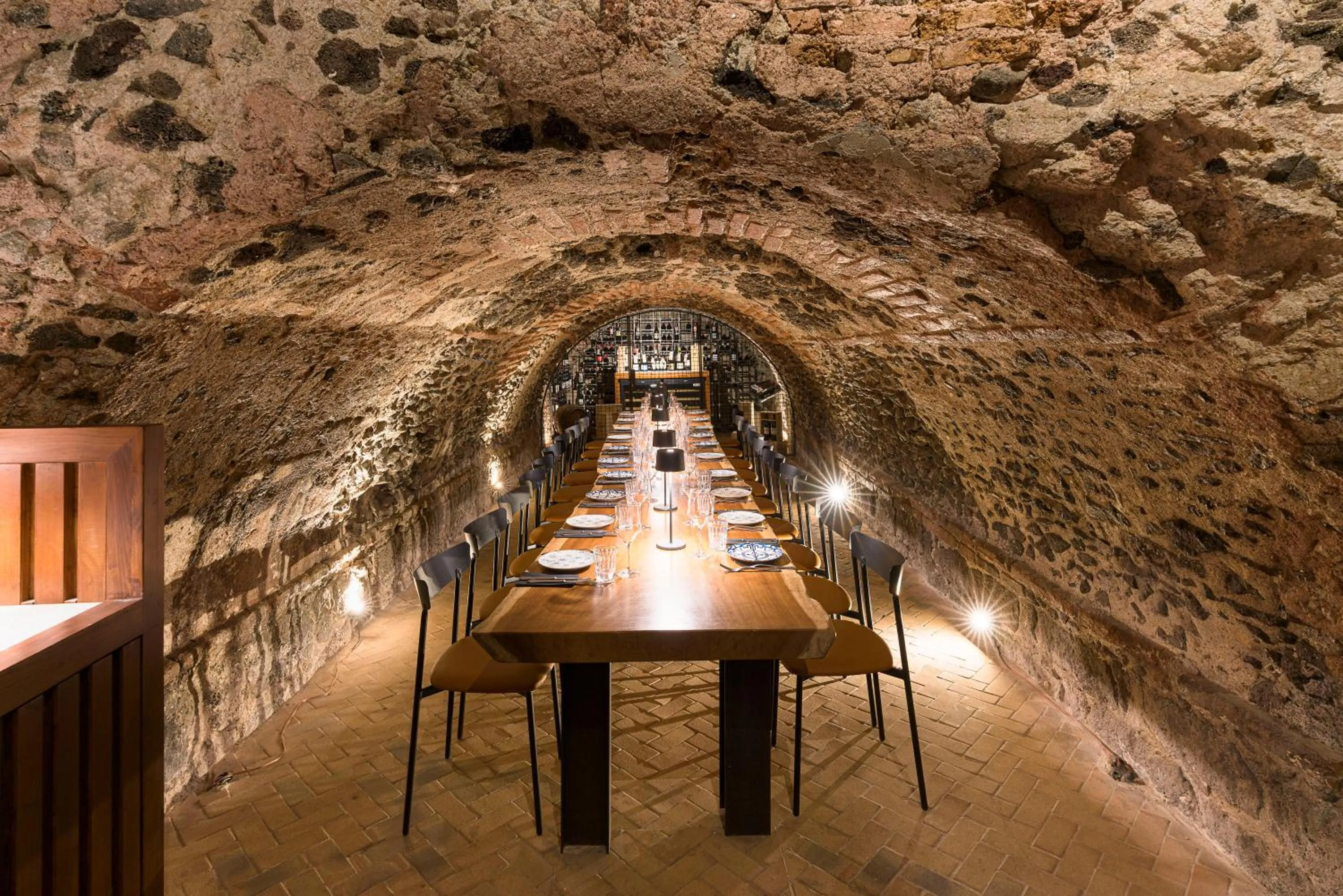 Restaurant/places to eat in BASTIÒ PRIVATE SUITES