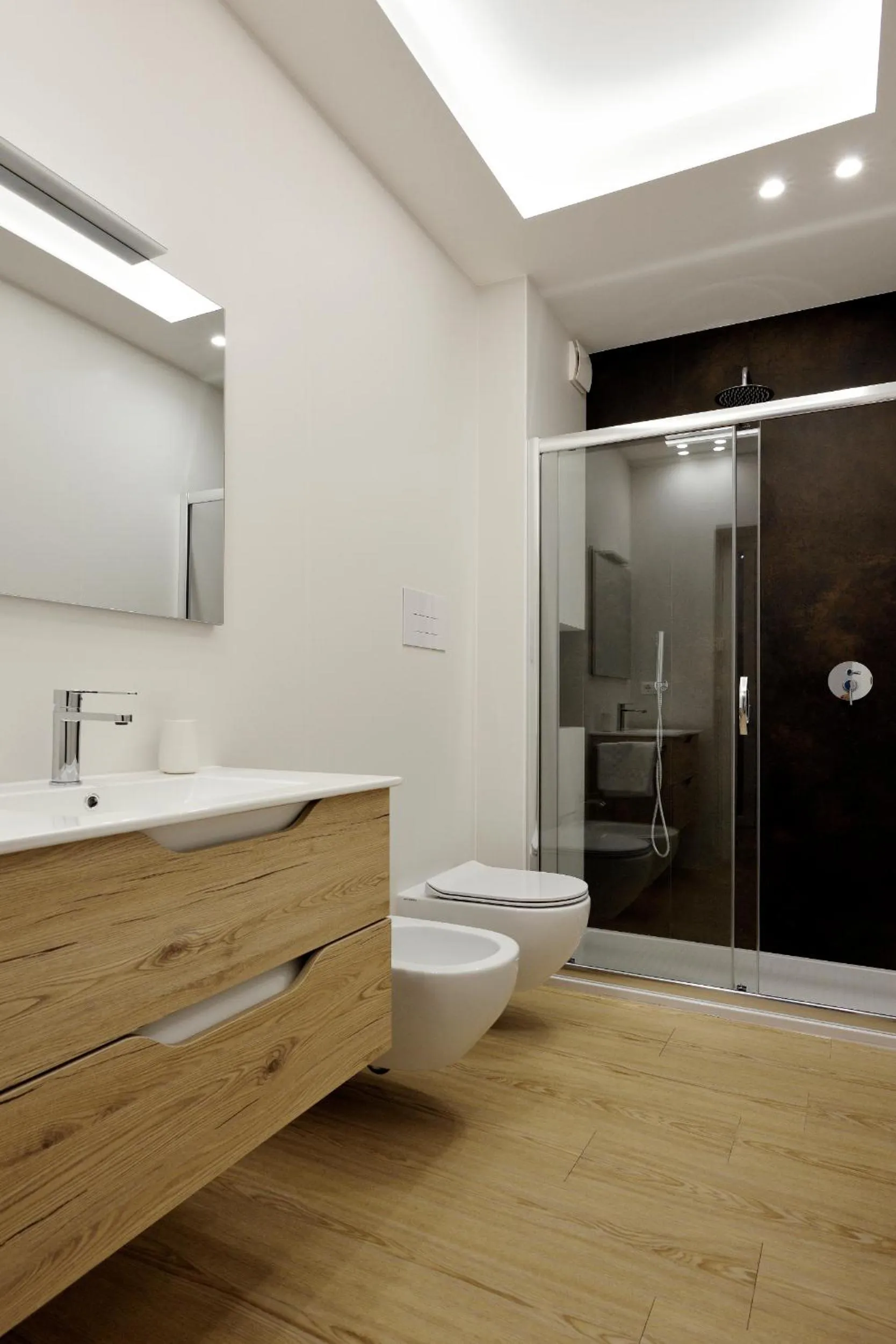 HABITAT- Apartments&Rooms