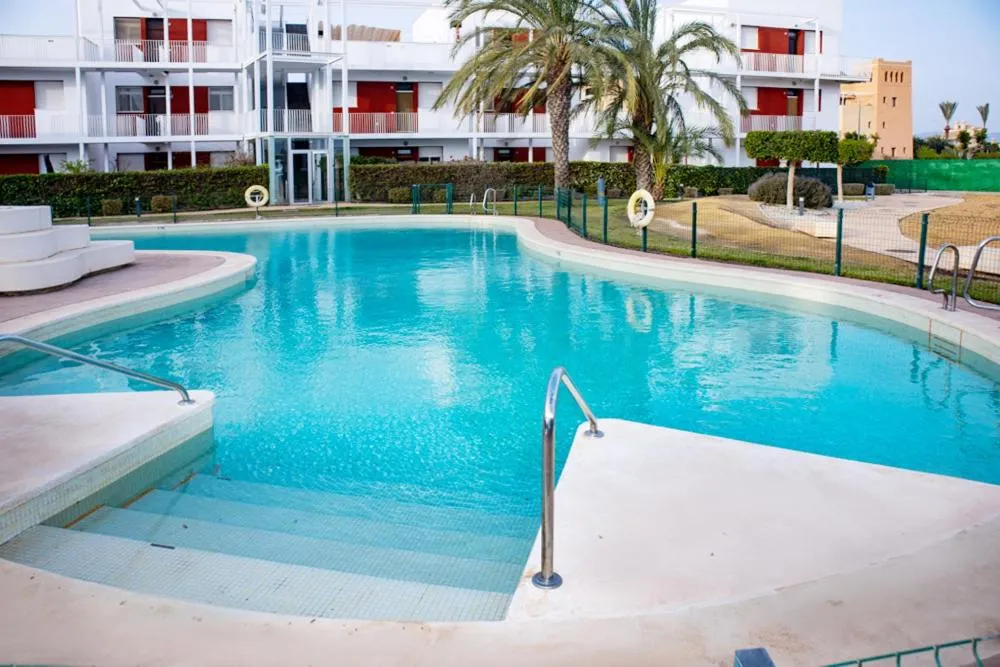 Swimming pool in Apartamento "Casa el Sargazo" en Vera Playa con Piscina, Solarium, Wifi y Parking Gratis