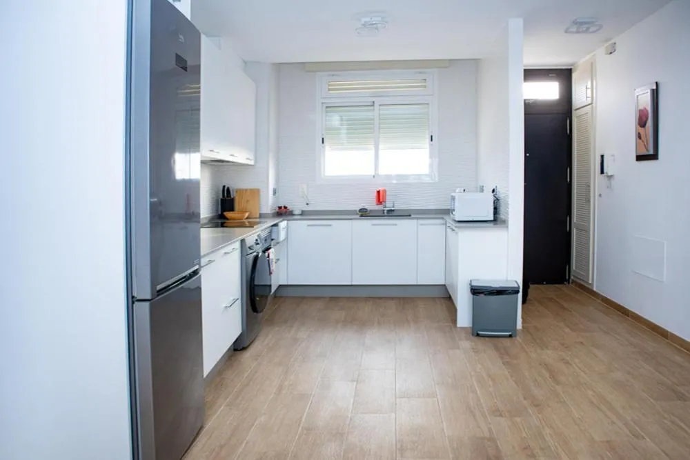 Kitchen or kitchenette in Apartamento "Casa el Sargazo" en Vera Playa con Piscina, Solarium, Wifi y Parking Gratis