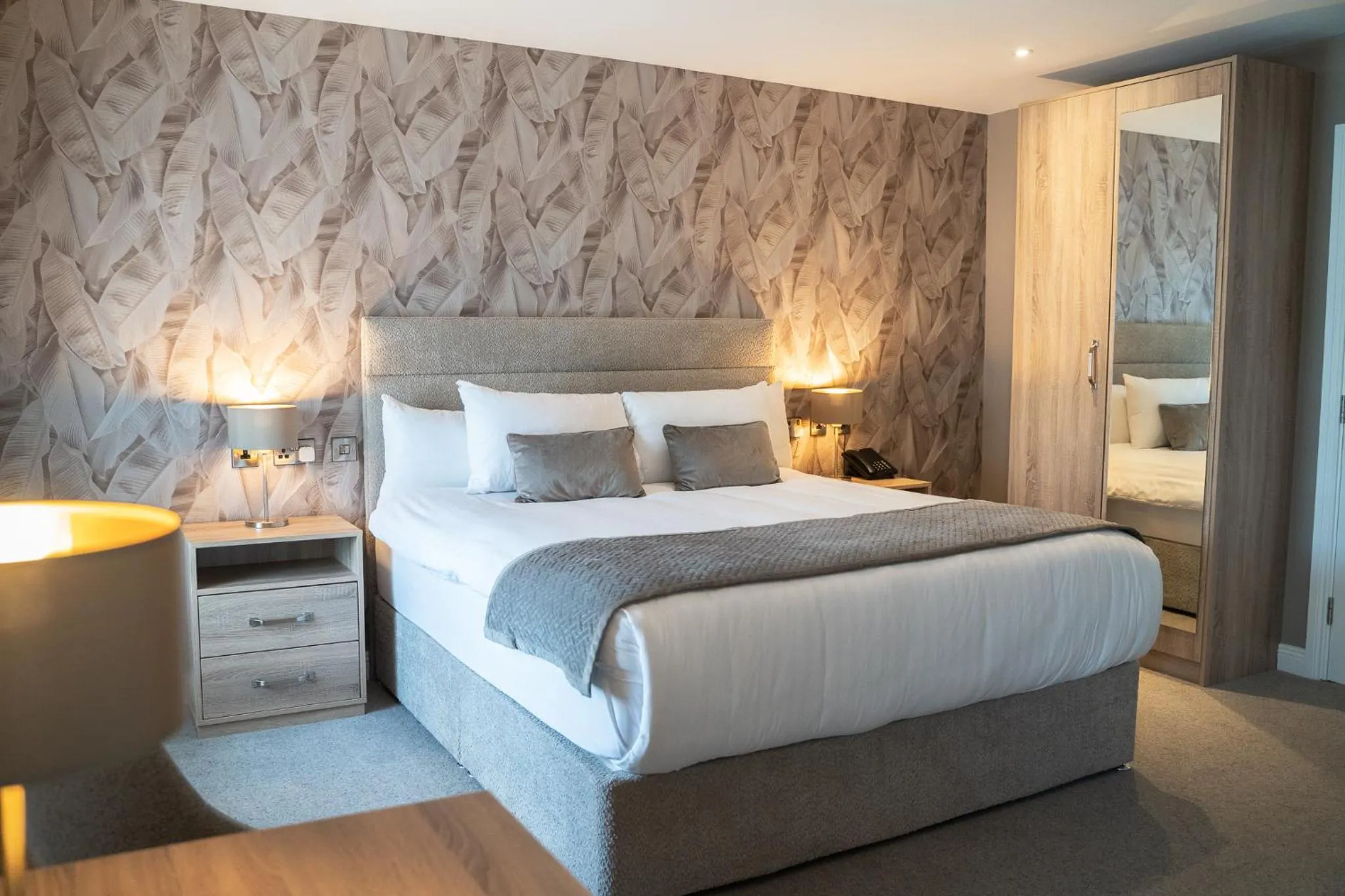 Bedroom, Bed in Castle Varagh Hotel & Bar