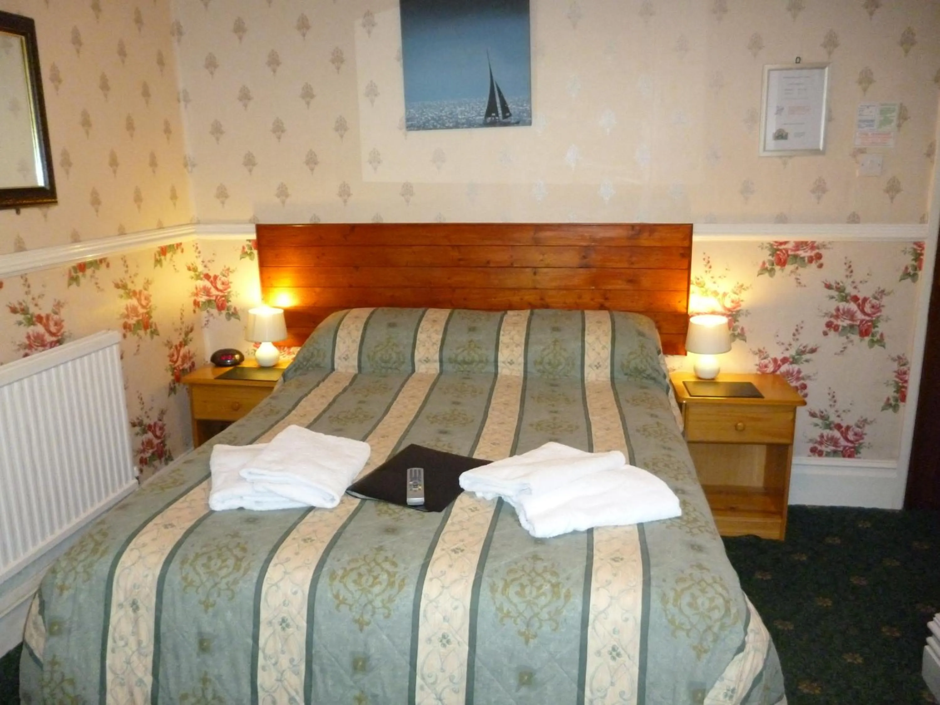 Double Room in Weybourne Guest House
