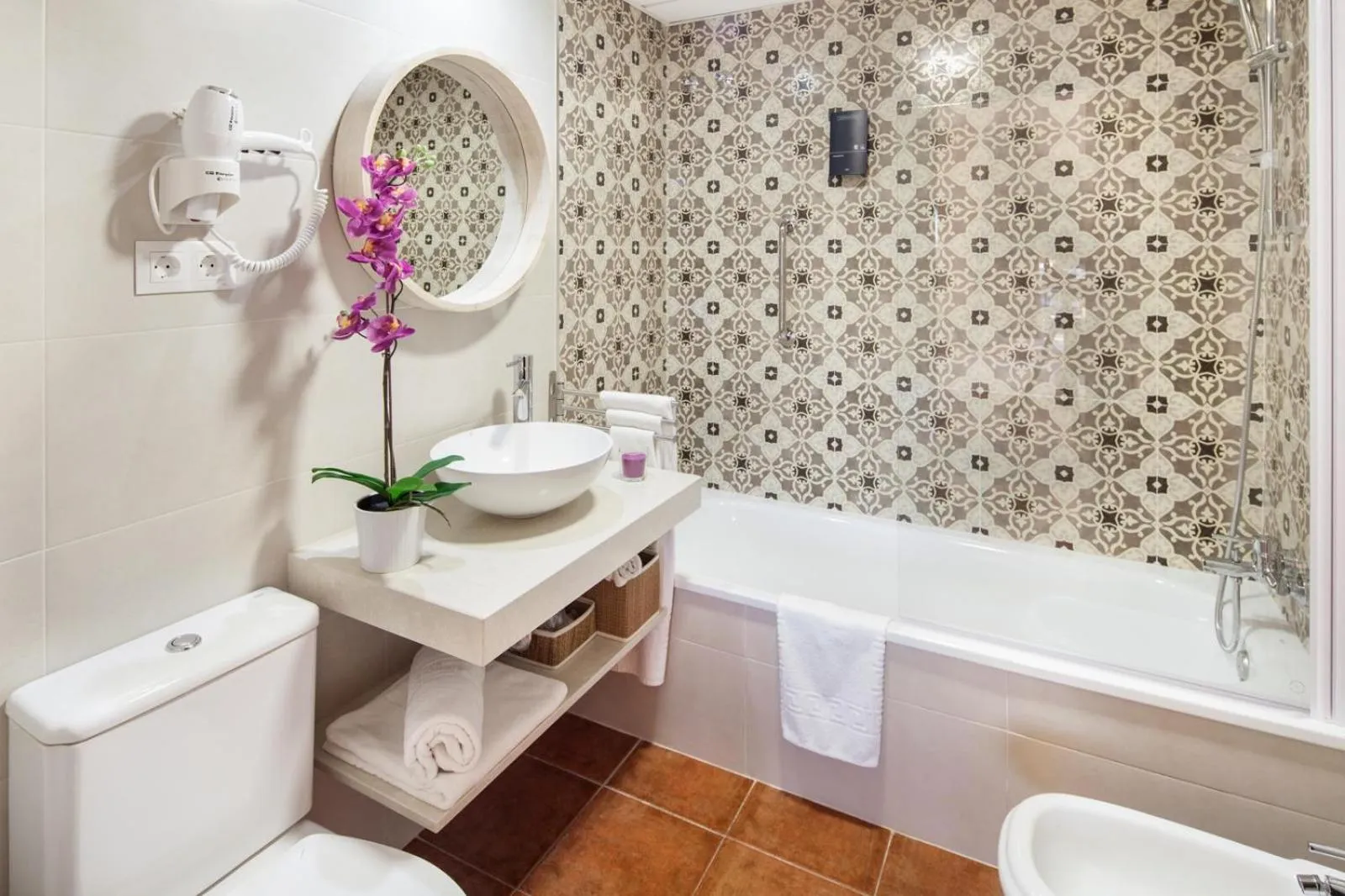 Bathroom in Hotel y Bungalows Balcón de Competa