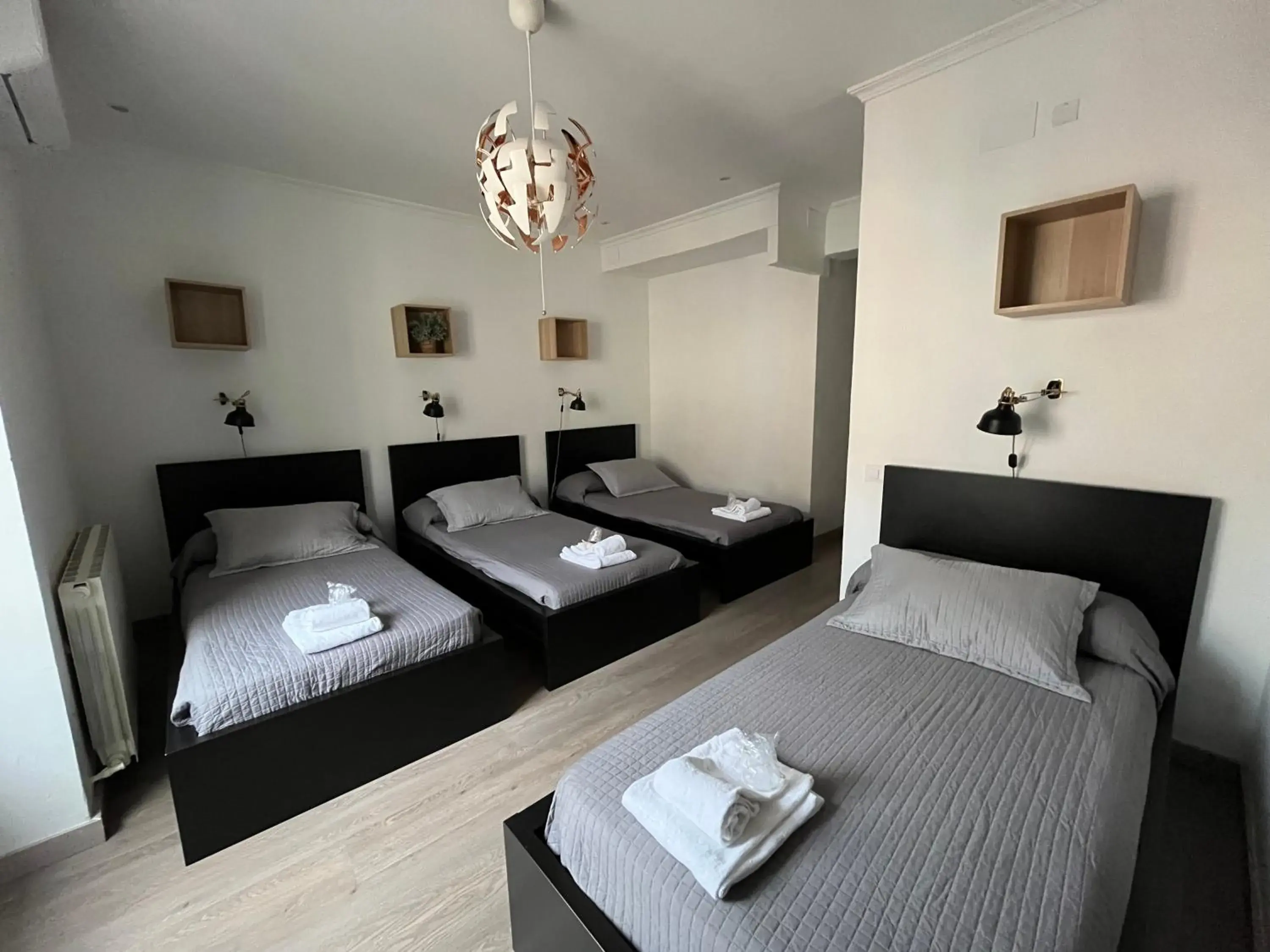 Bed in Hostal Inter Plaza Mayor AUTO CHECK IN Bed in Hostal Inter Plaza Mayor AUTO CHECK IN