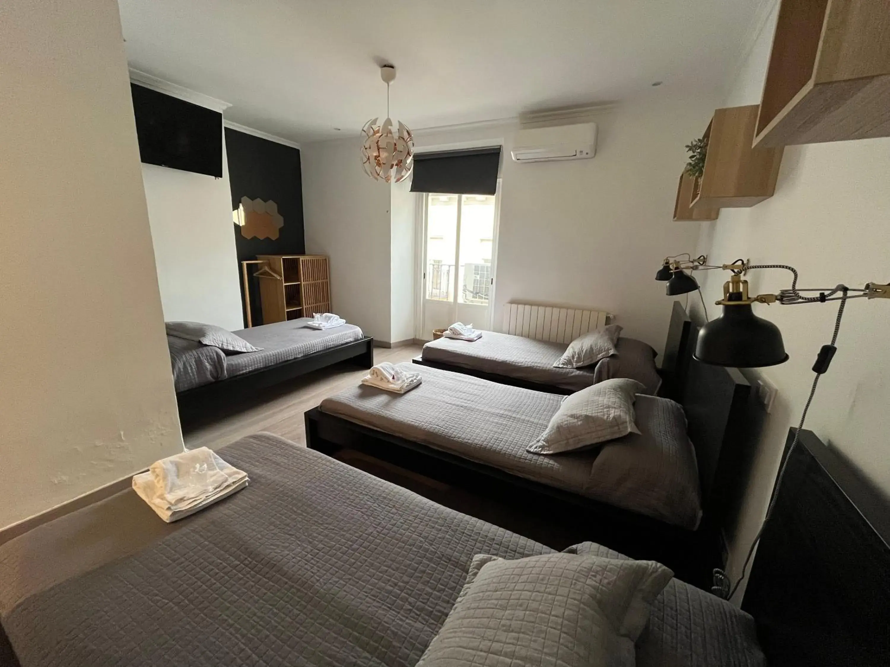 Bed in Hostal Inter Plaza Mayor AUTO CHECK IN Bed in Hostal Inter Plaza Mayor AUTO CHECK IN