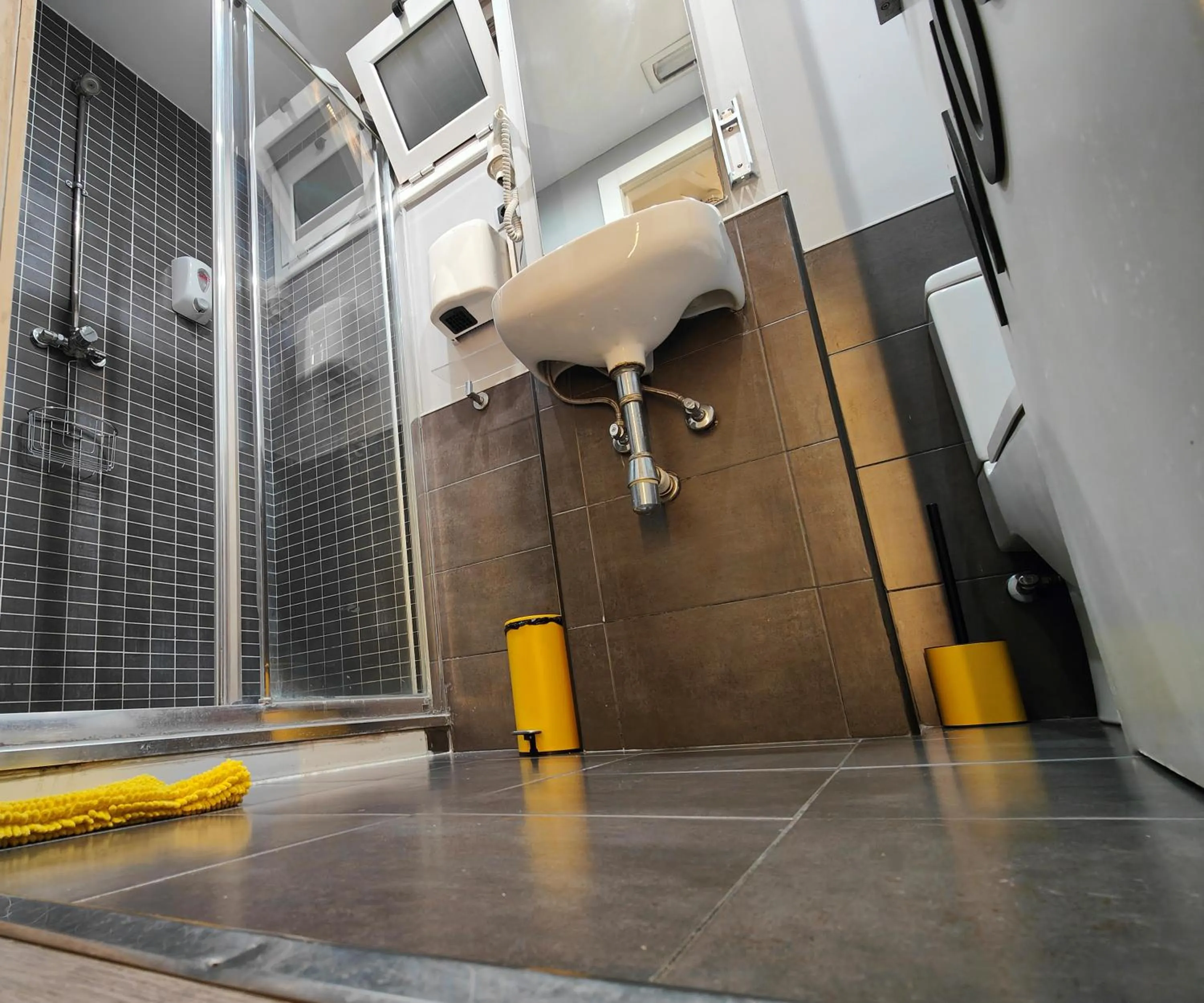 Bathroom in Free Hostels Barcelona