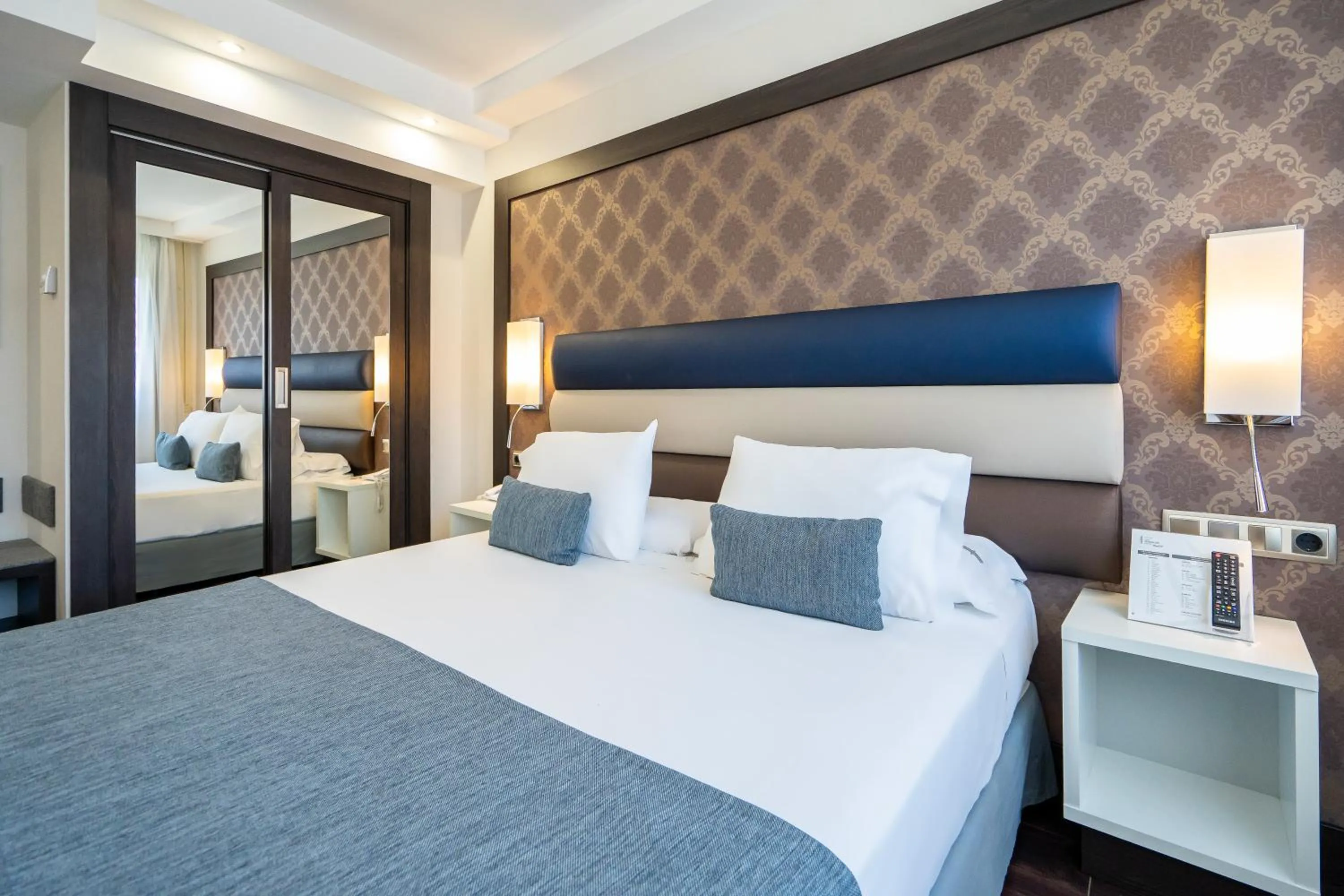 Bed in Gran Versalles