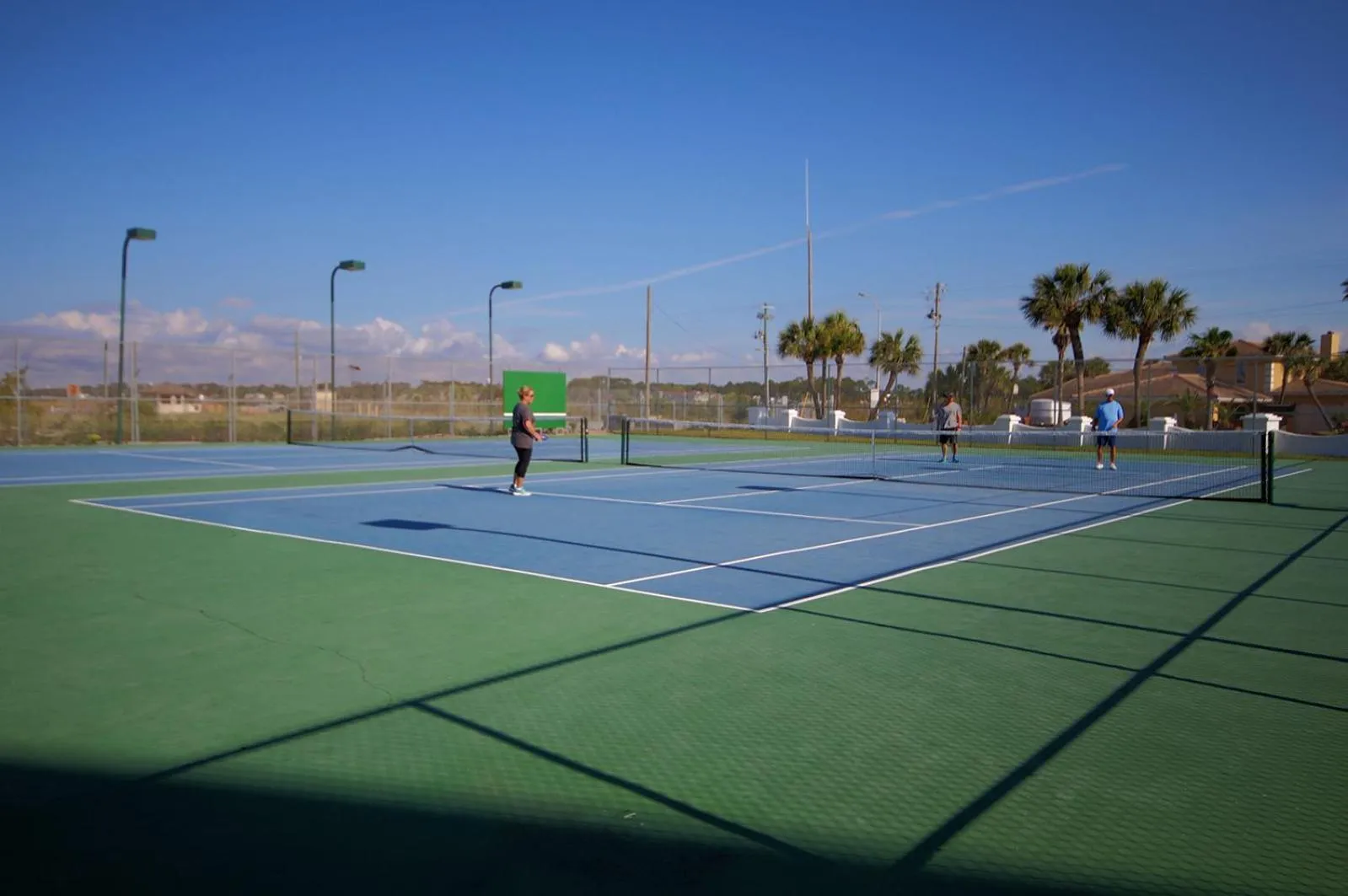 Tennis court in El Matador 344 - FREE TICKETS!! Your stay includes free tickets to many area attractions!
