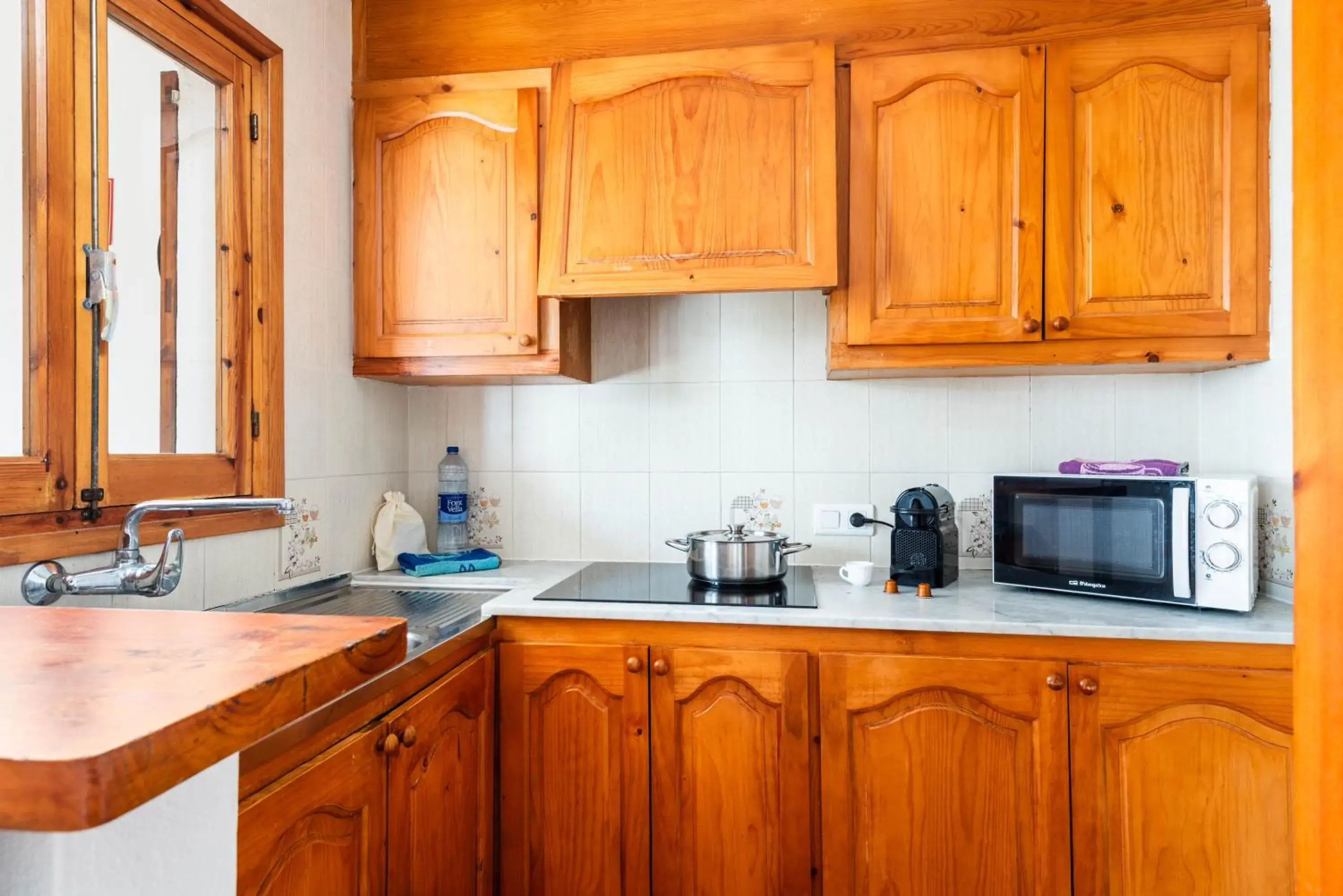 Kitchen or kitchenette in Apartamentos Mar Blanca by Mauter Villas Kitchen or kitchenette in Apartamentos Mar Blanca by Mauter Villas