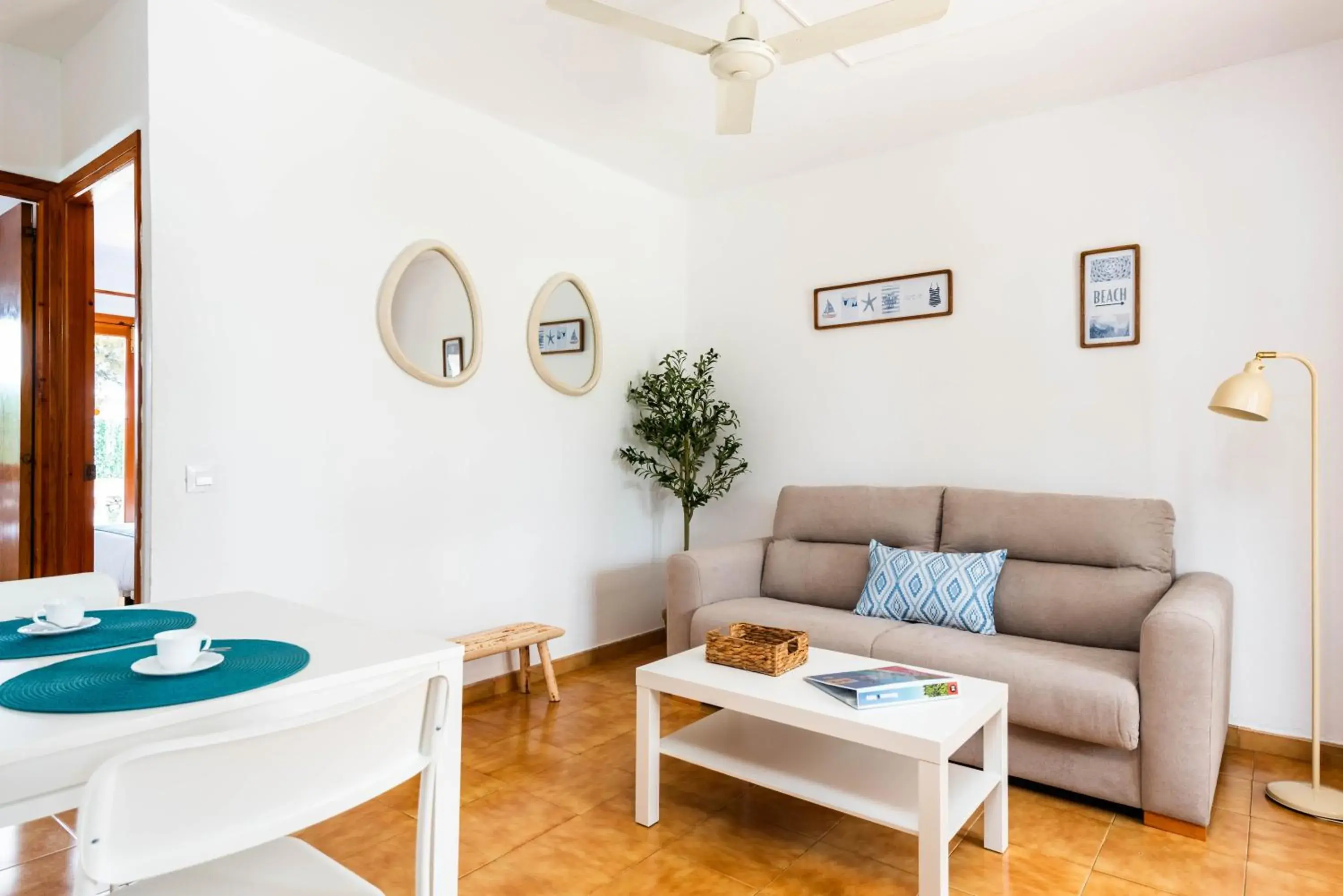 Living room in Apartamentos Mar Blanca by Mauter Villas Living room in Apartamentos Mar Blanca by Mauter Villas