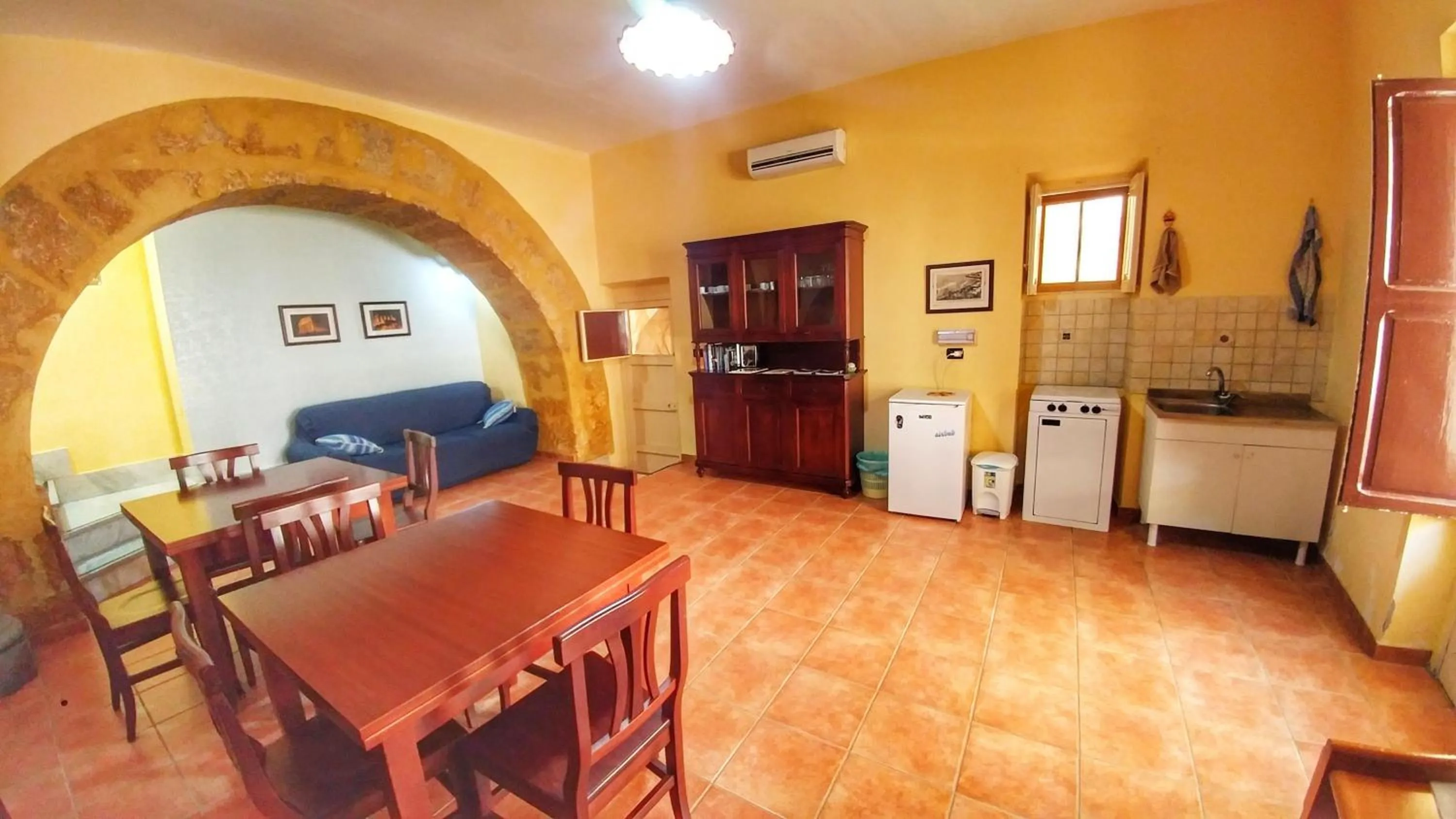 Communal lounge/ TV room in B&B Anita