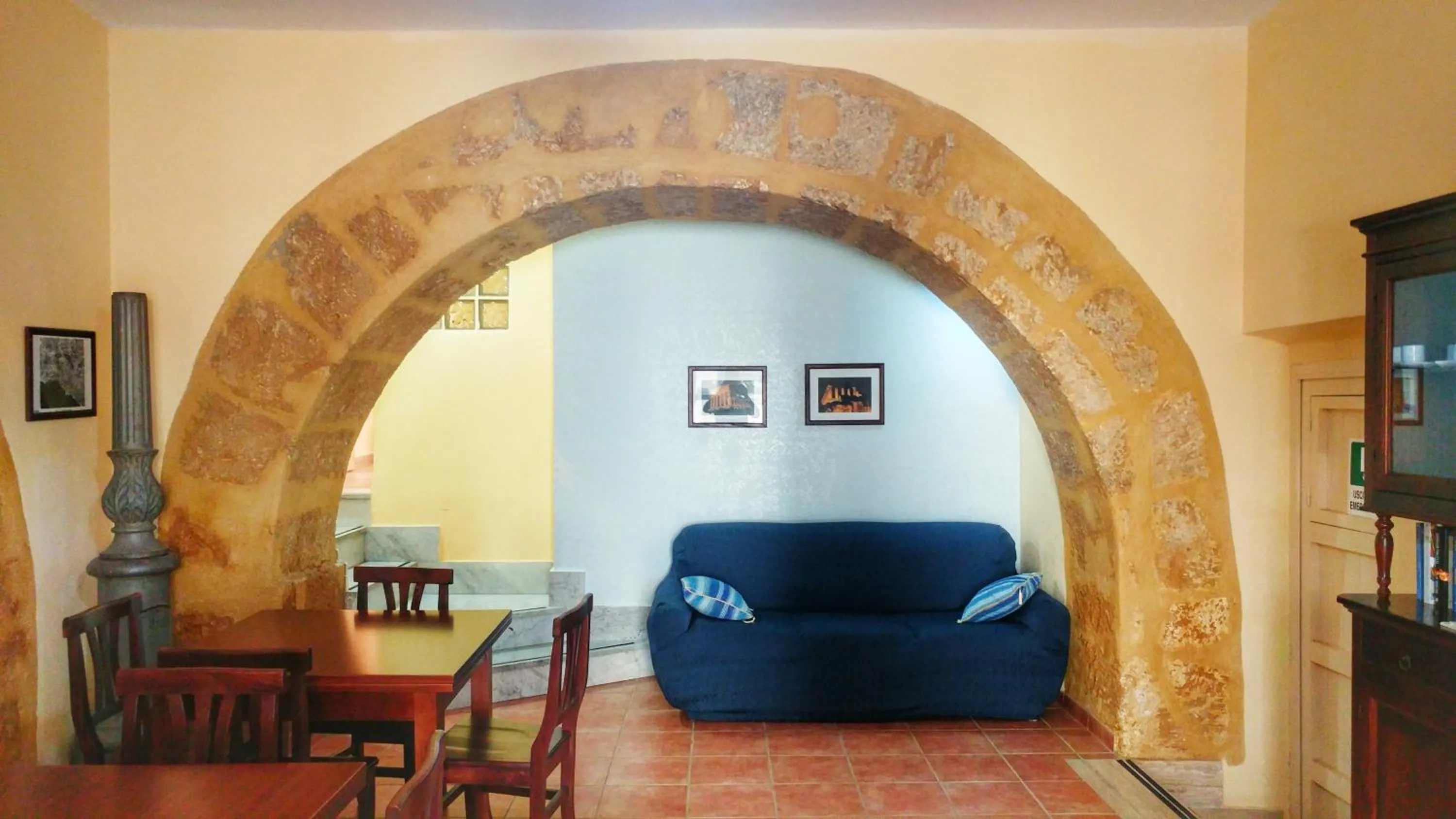 Communal lounge/ TV room in B&B Anita