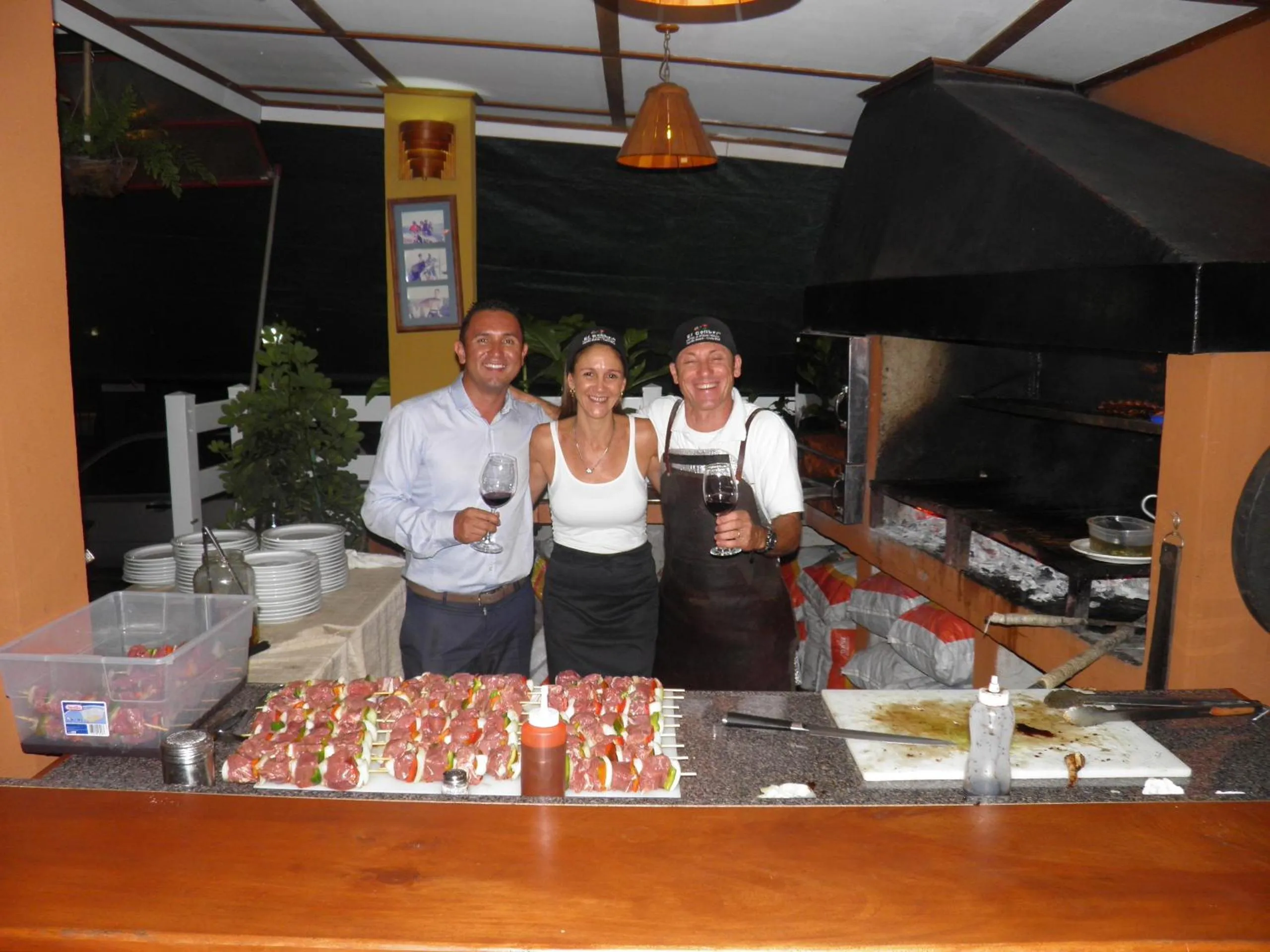 Restaurant/places to eat in Cabinas El Colibri, Apart Hotel