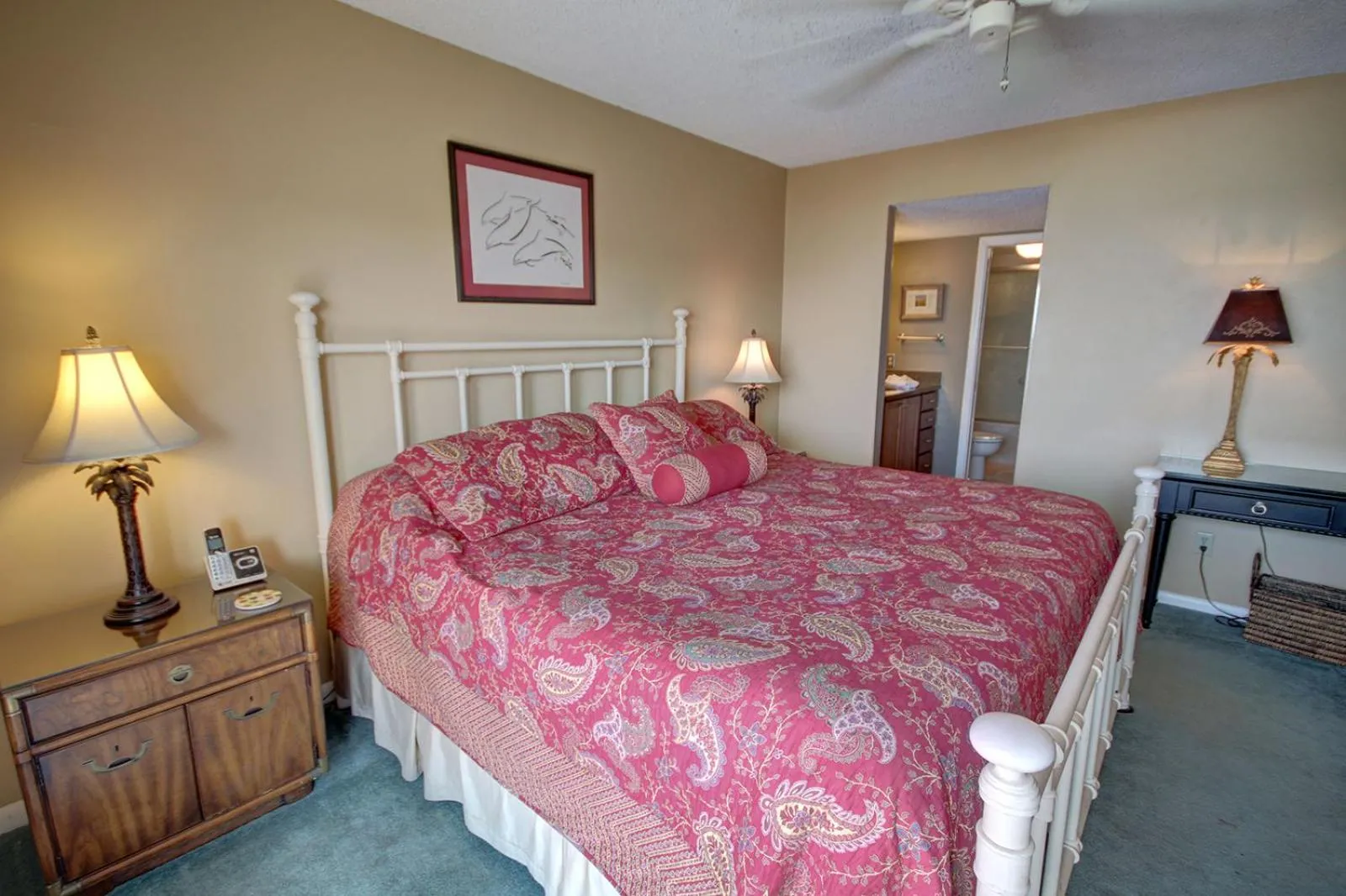 Bed in El Matador 466 - FREE TICKETS!! Your stay includes free tickets to many area attractions!
