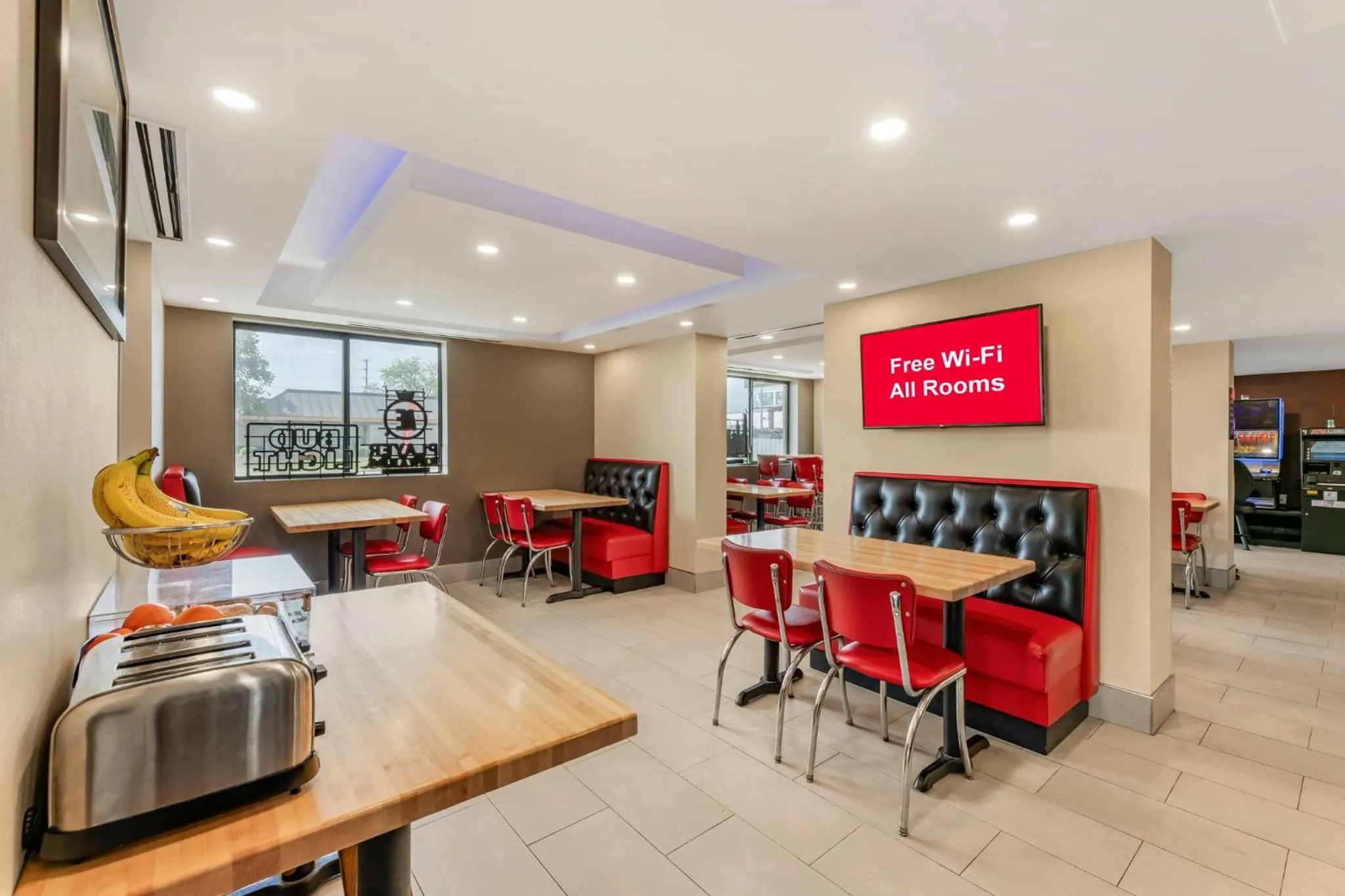 Breakfast in Red Roof Inn Bourbonnais