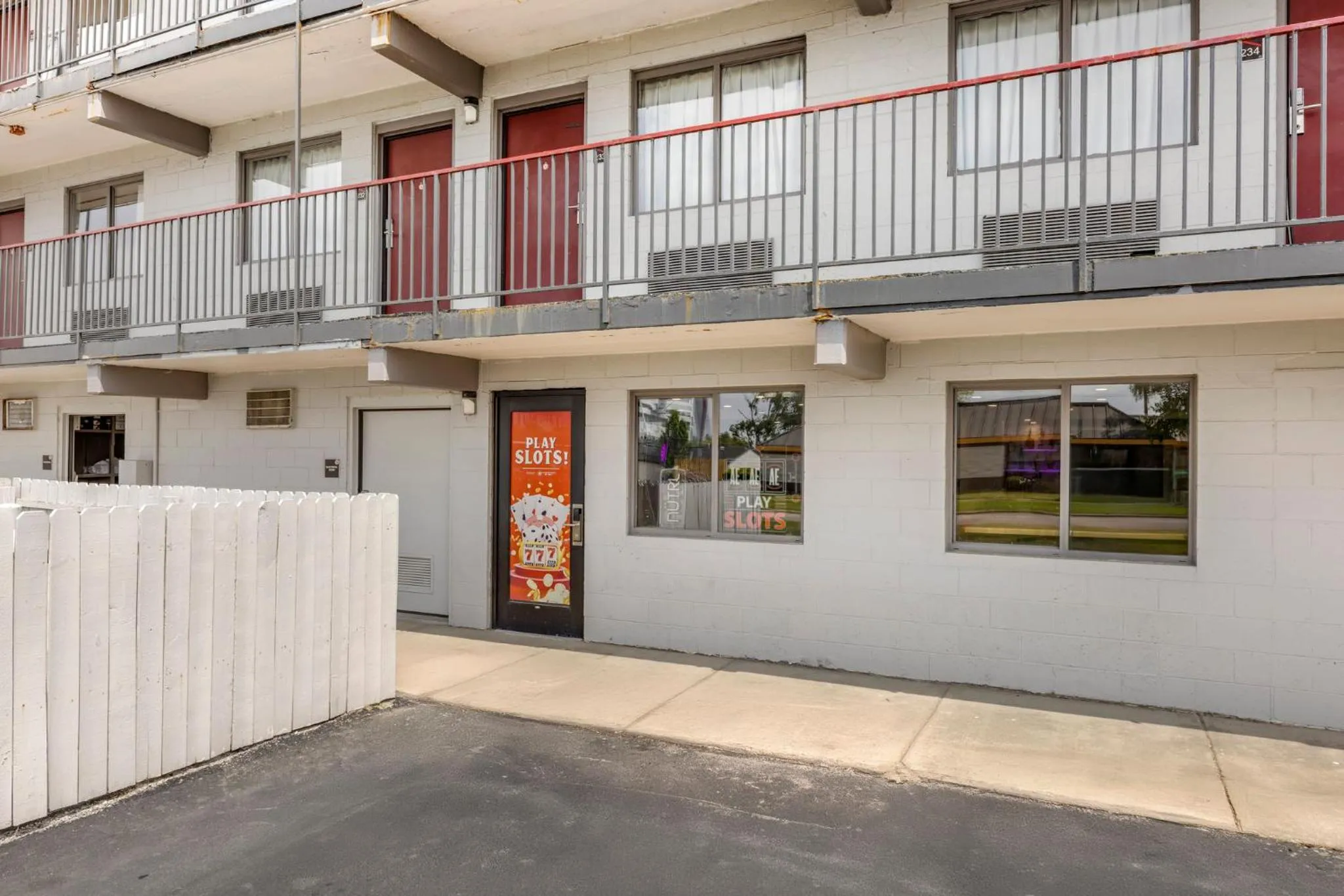 Game Room in Red Roof Inn Bourbonnais