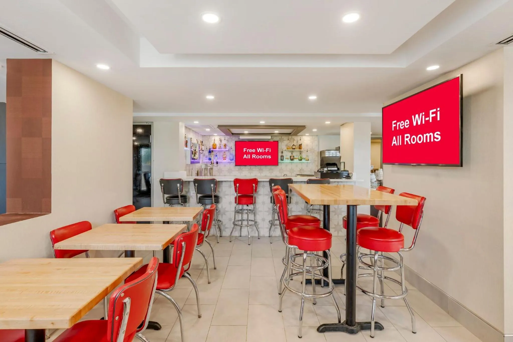 Breakfast in Red Roof Inn Bourbonnais