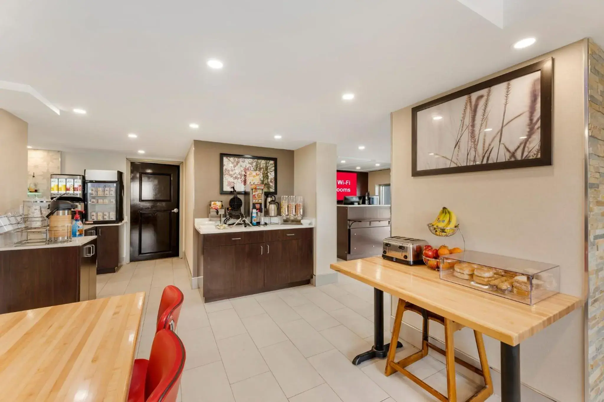 Breakfast in Red Roof Inn Bourbonnais Breakfast in Red Roof Inn Bourbonnais