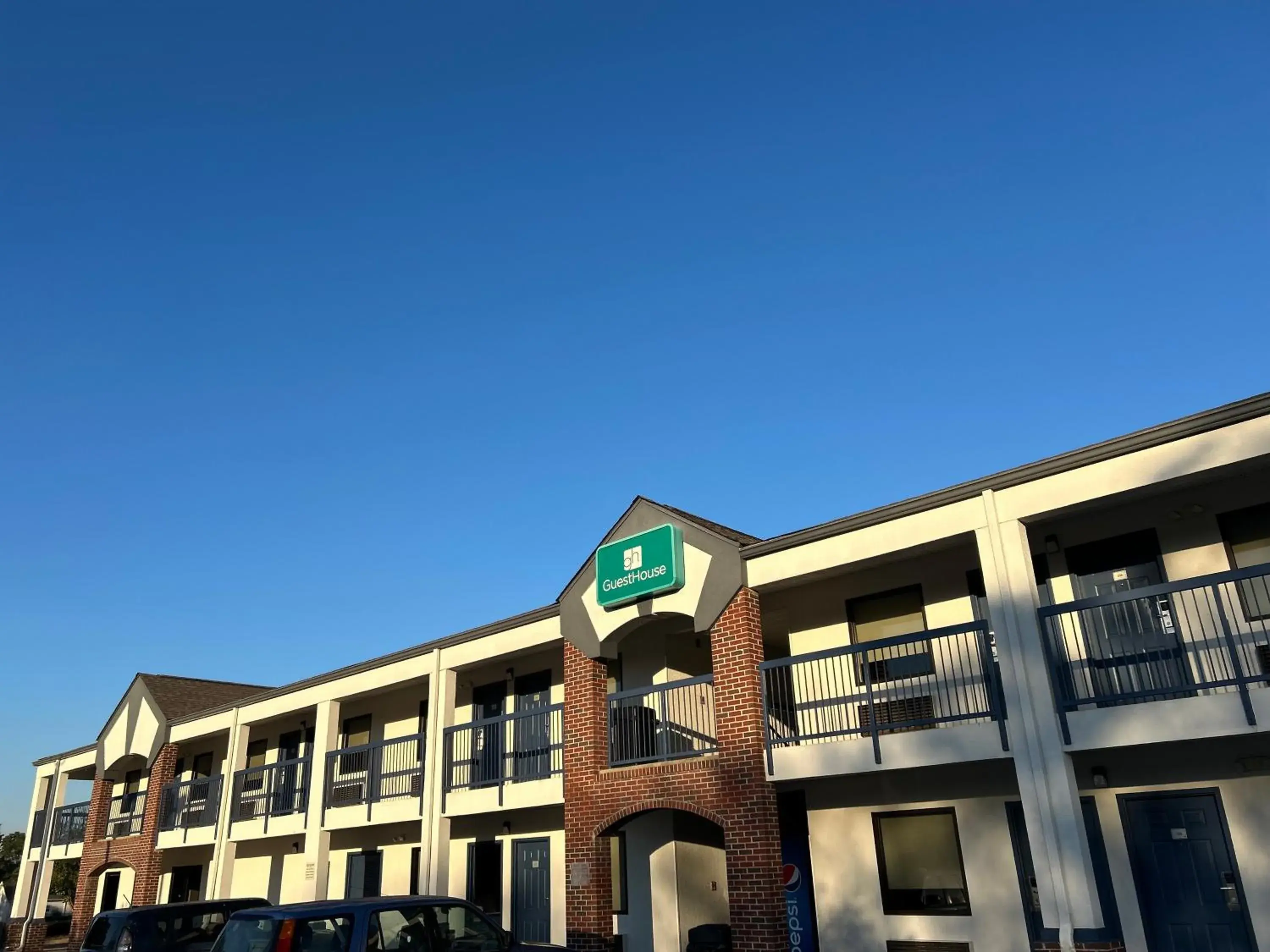 Property building in GuestHouse Inn Dothan Property building in GuestHouse Inn Dothan