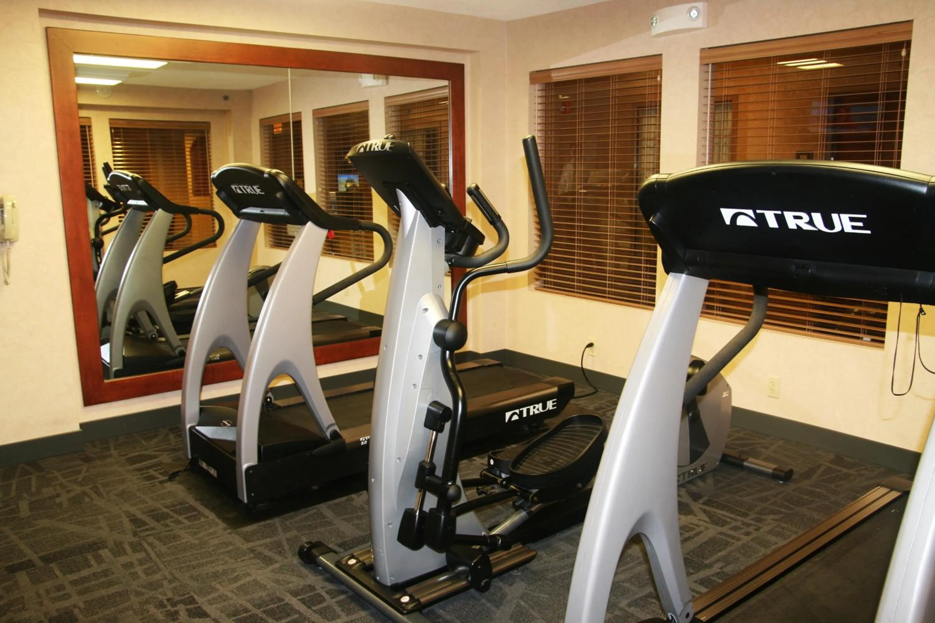 Fitness centre/facilities in Auburn Place Hotel & Suites Cape Girardeau
