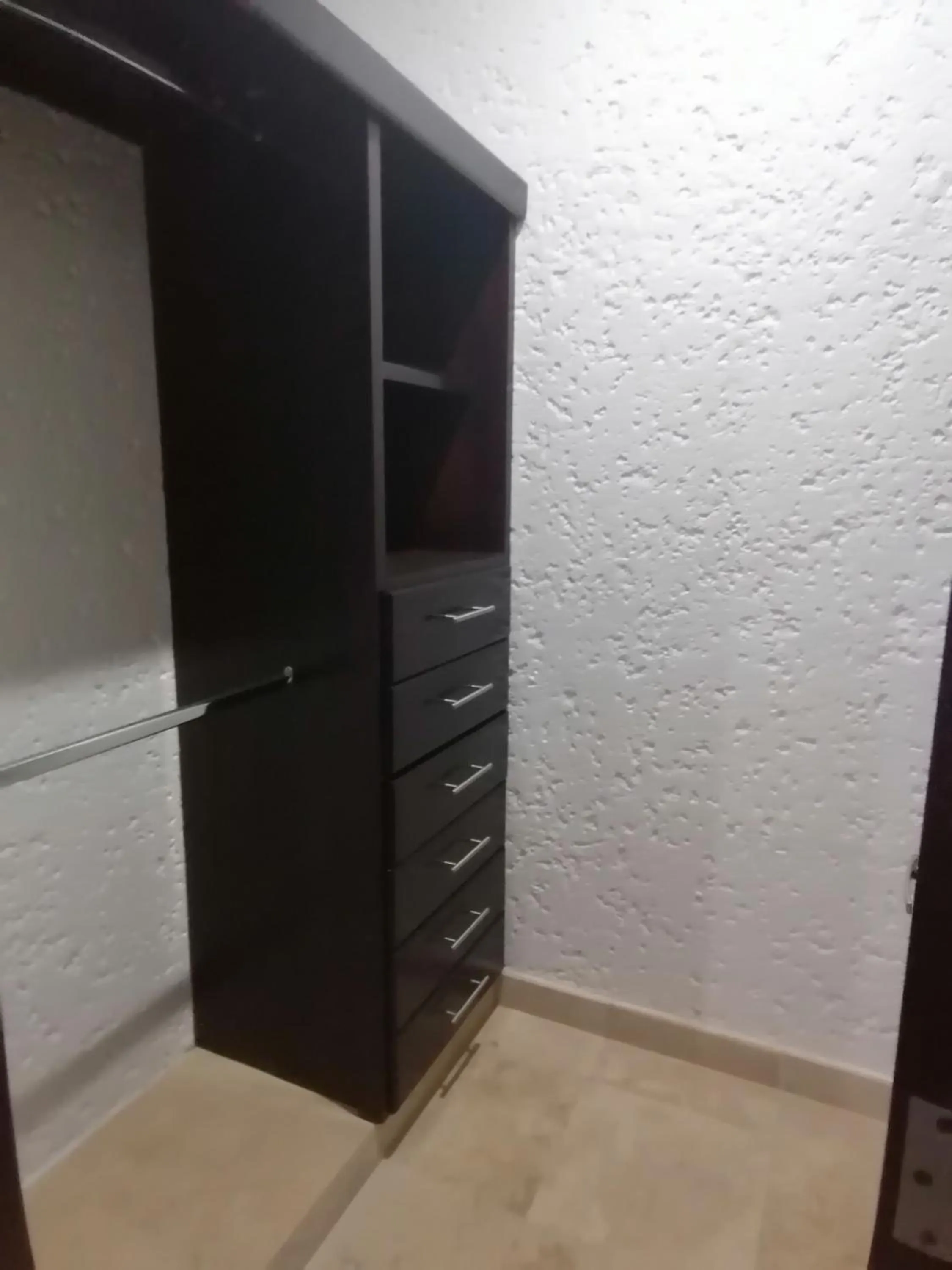 wardrobe in Casa Dahlia 2