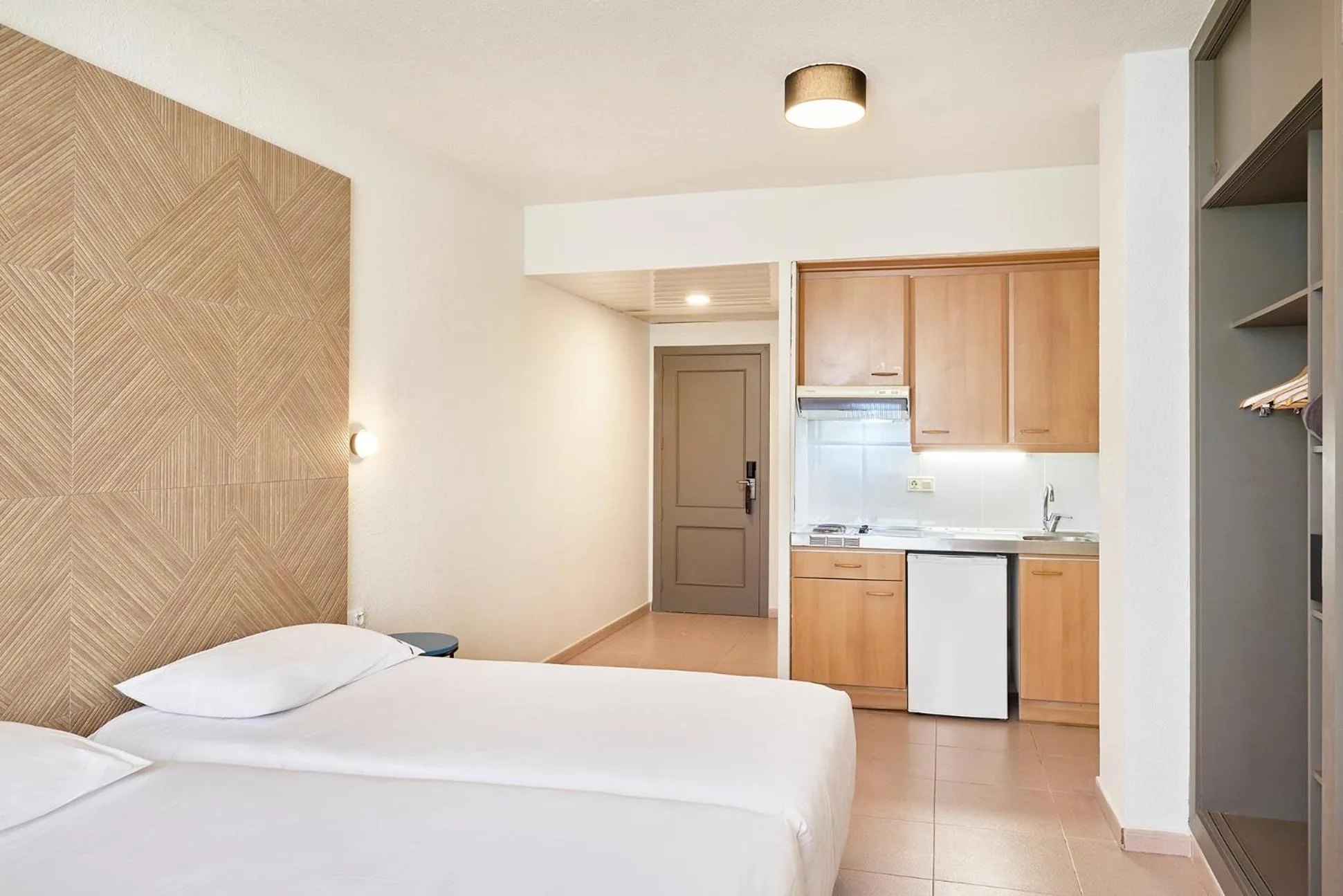 Bed in Hesperia Sant Joan