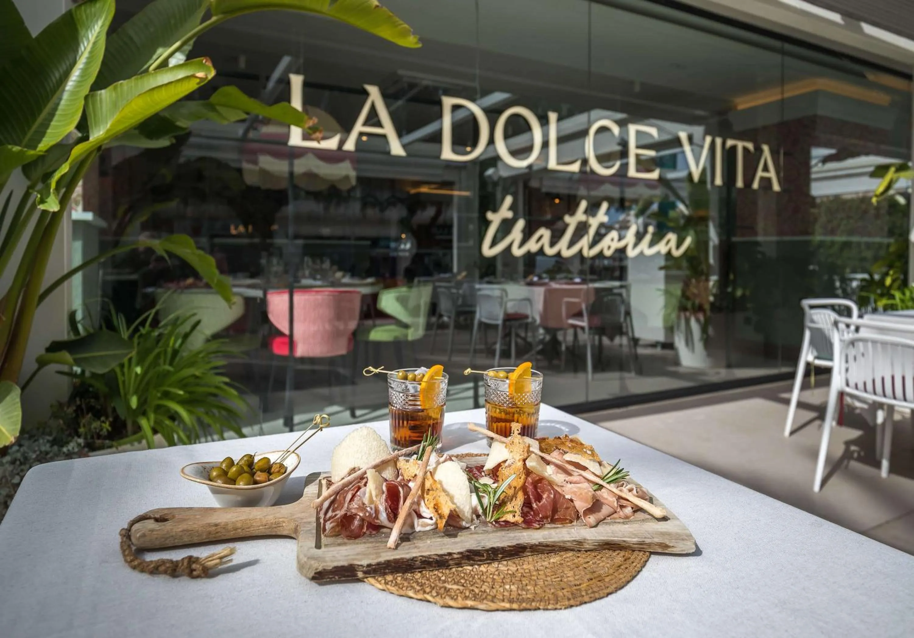 Restaurant/places to eat in Occidental Puerto Banús