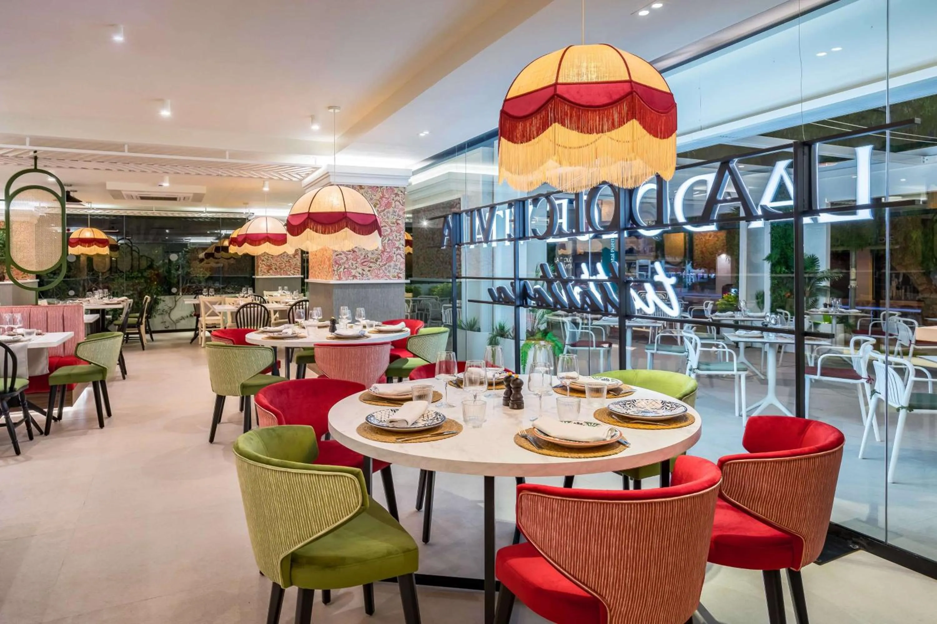 Restaurant/places to eat in Occidental Puerto Banús