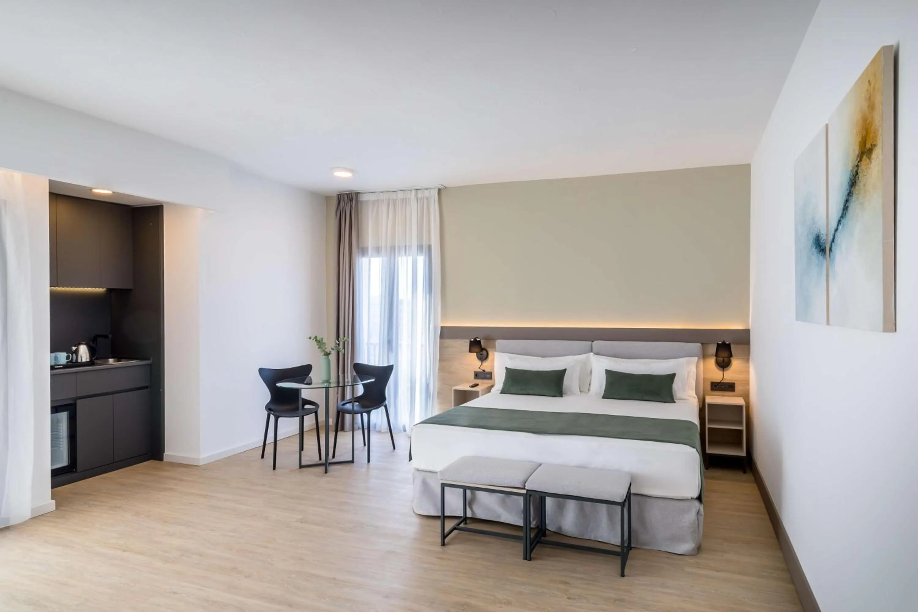 Bedroom, Bed in Occidental Puerto Banús