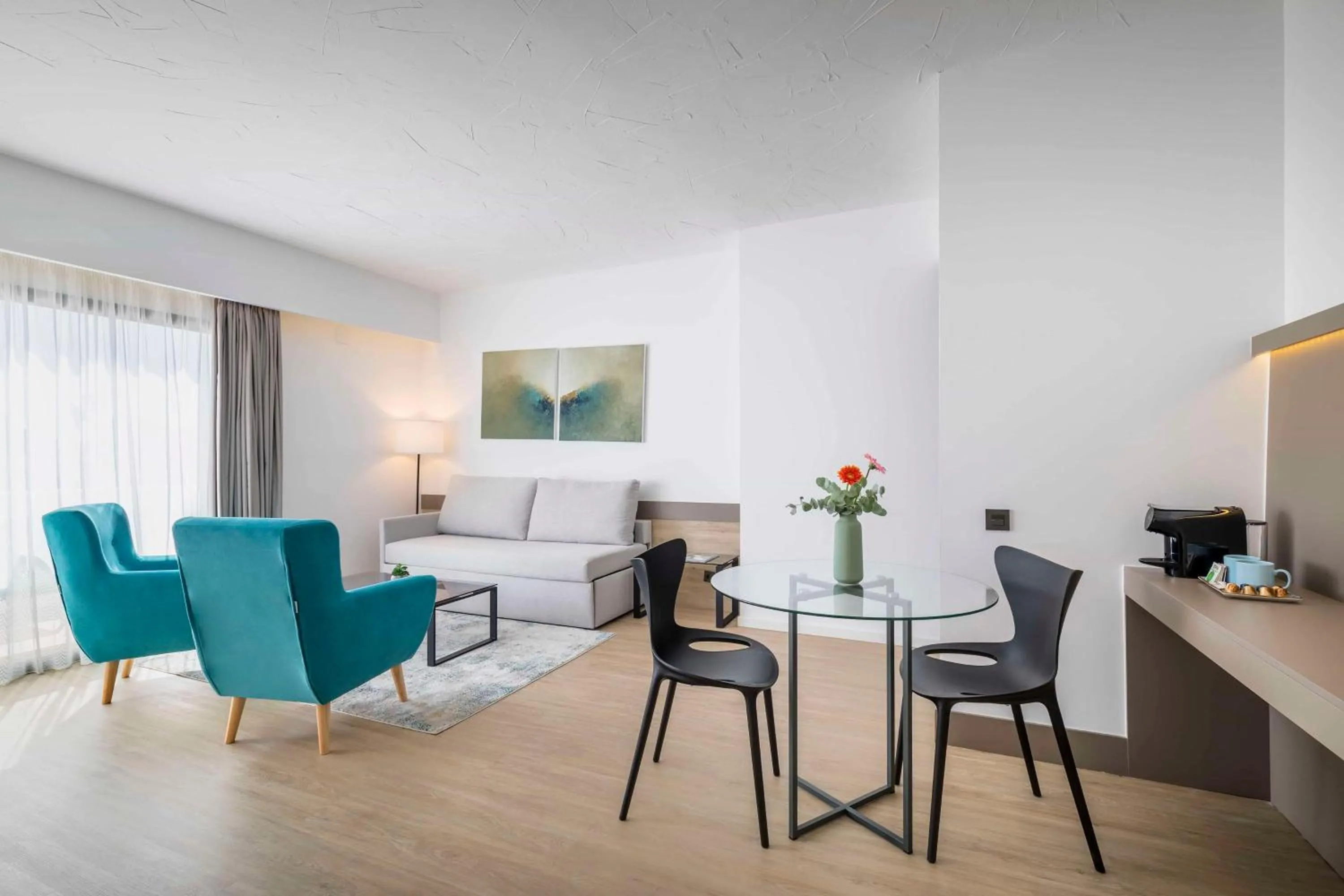 Photo of the whole room in Occidental Puerto Banús