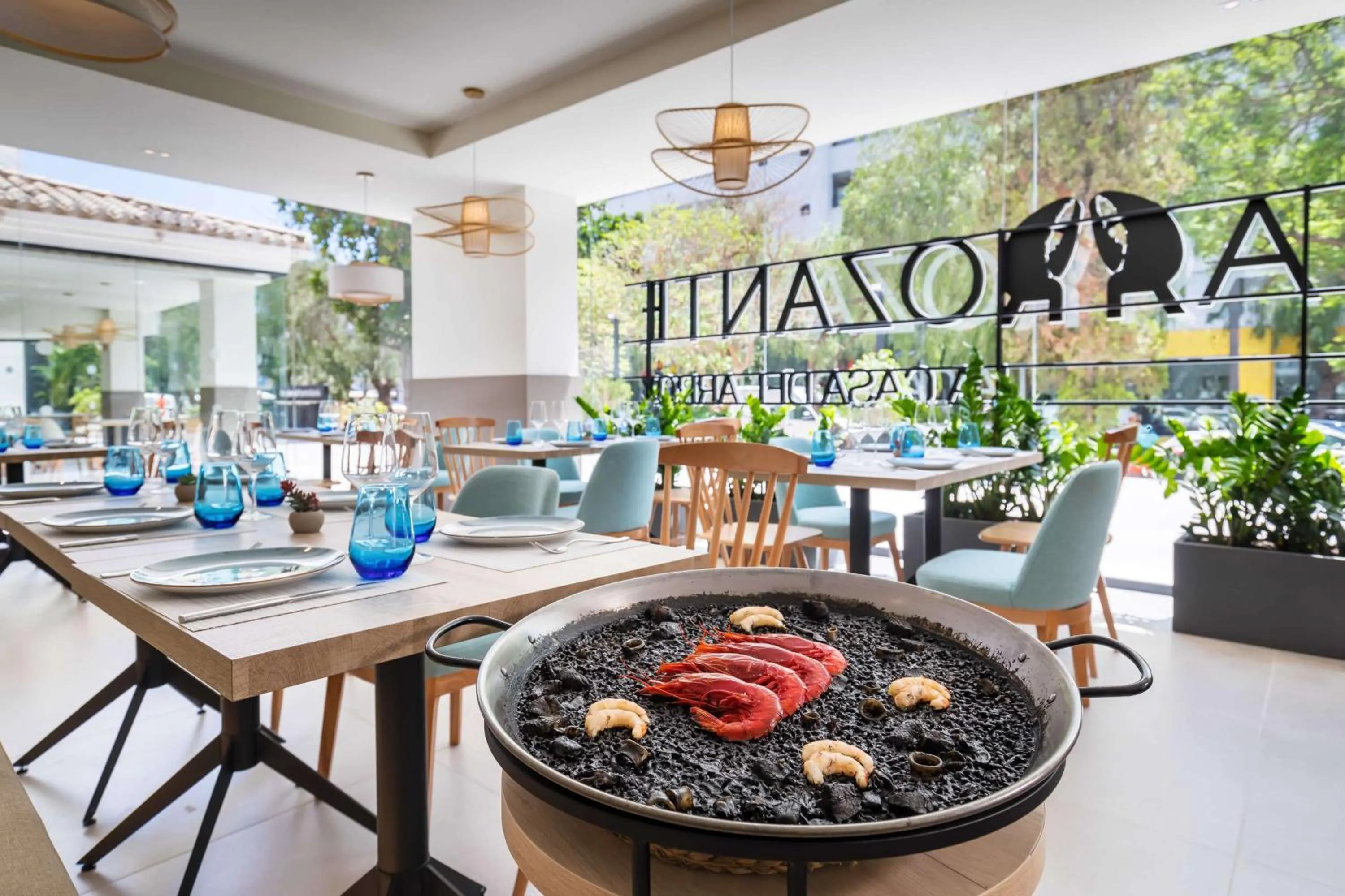 Restaurant/places to eat in Occidental Puerto Banús