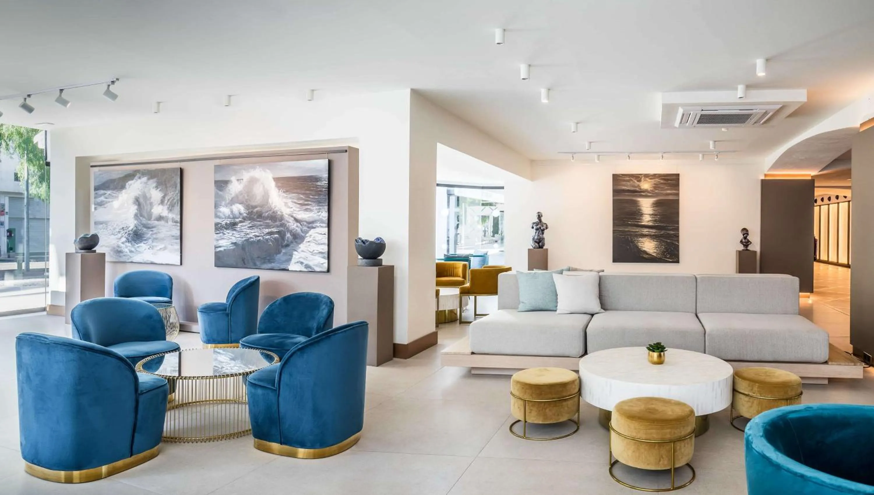 Lounge or bar in Occidental Puerto Banús