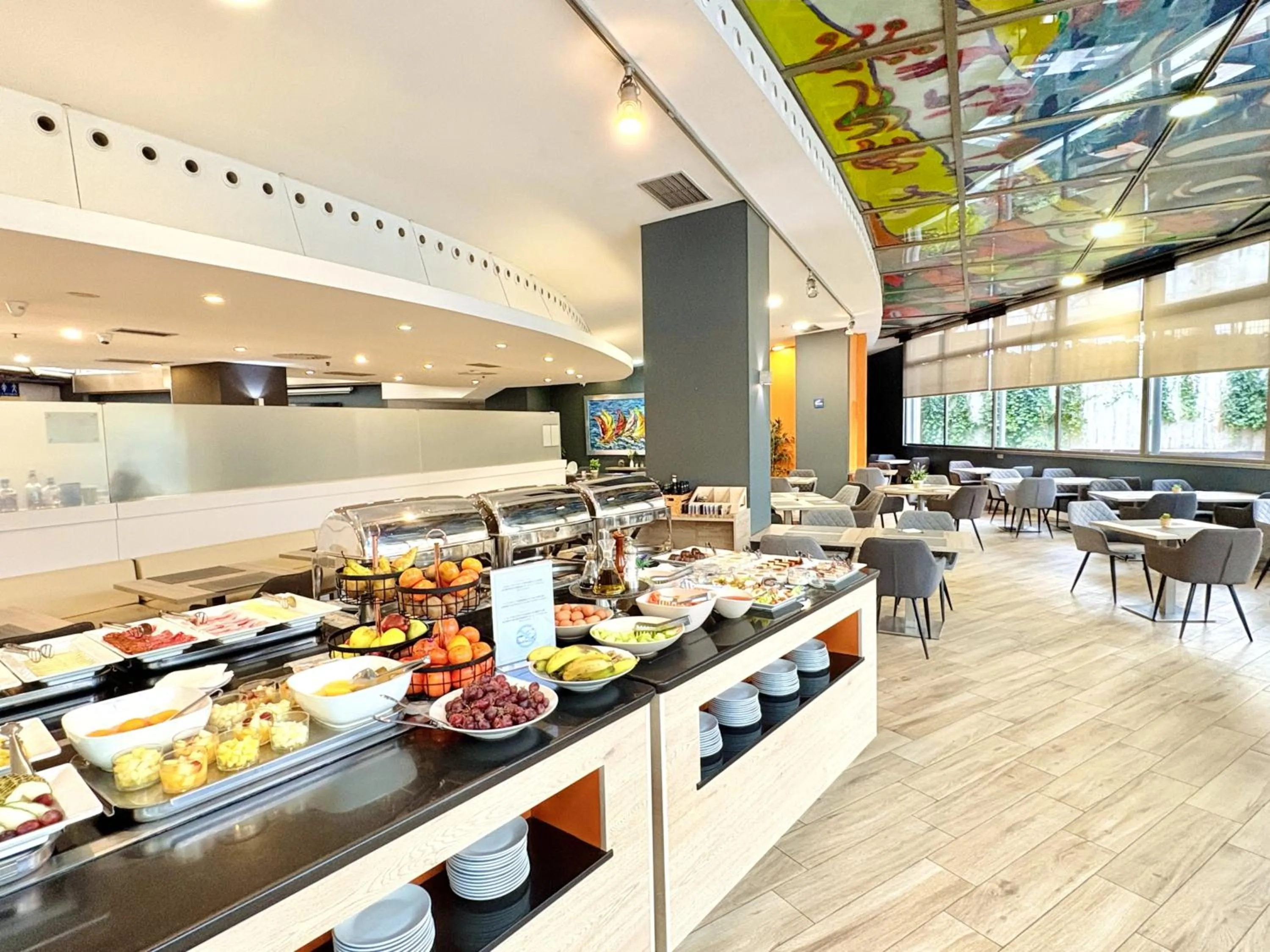 Restaurant/places to eat in Eurohotel Barcelona Granvia Fira
