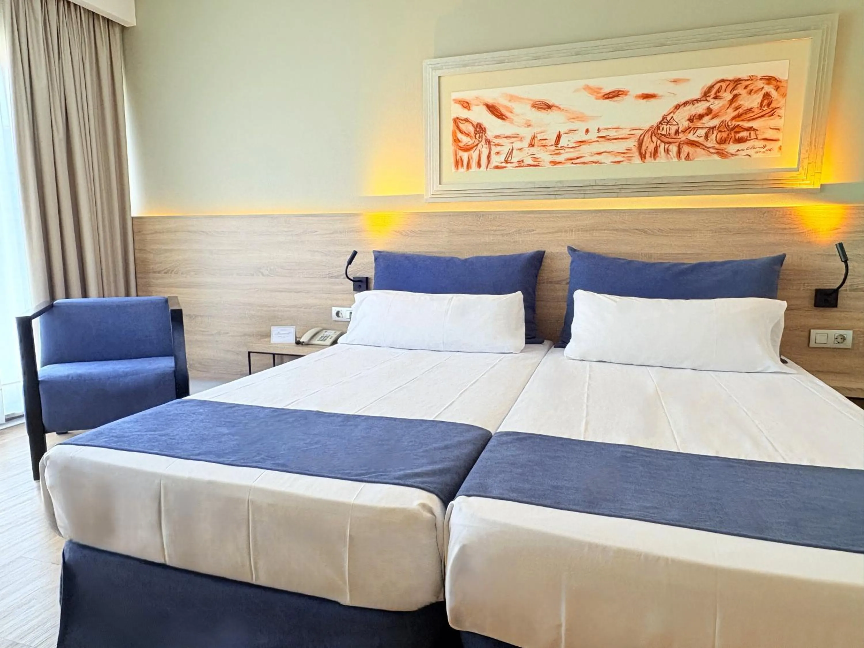 Bedroom, Bed in Eurohotel Barcelona Granvia Fira