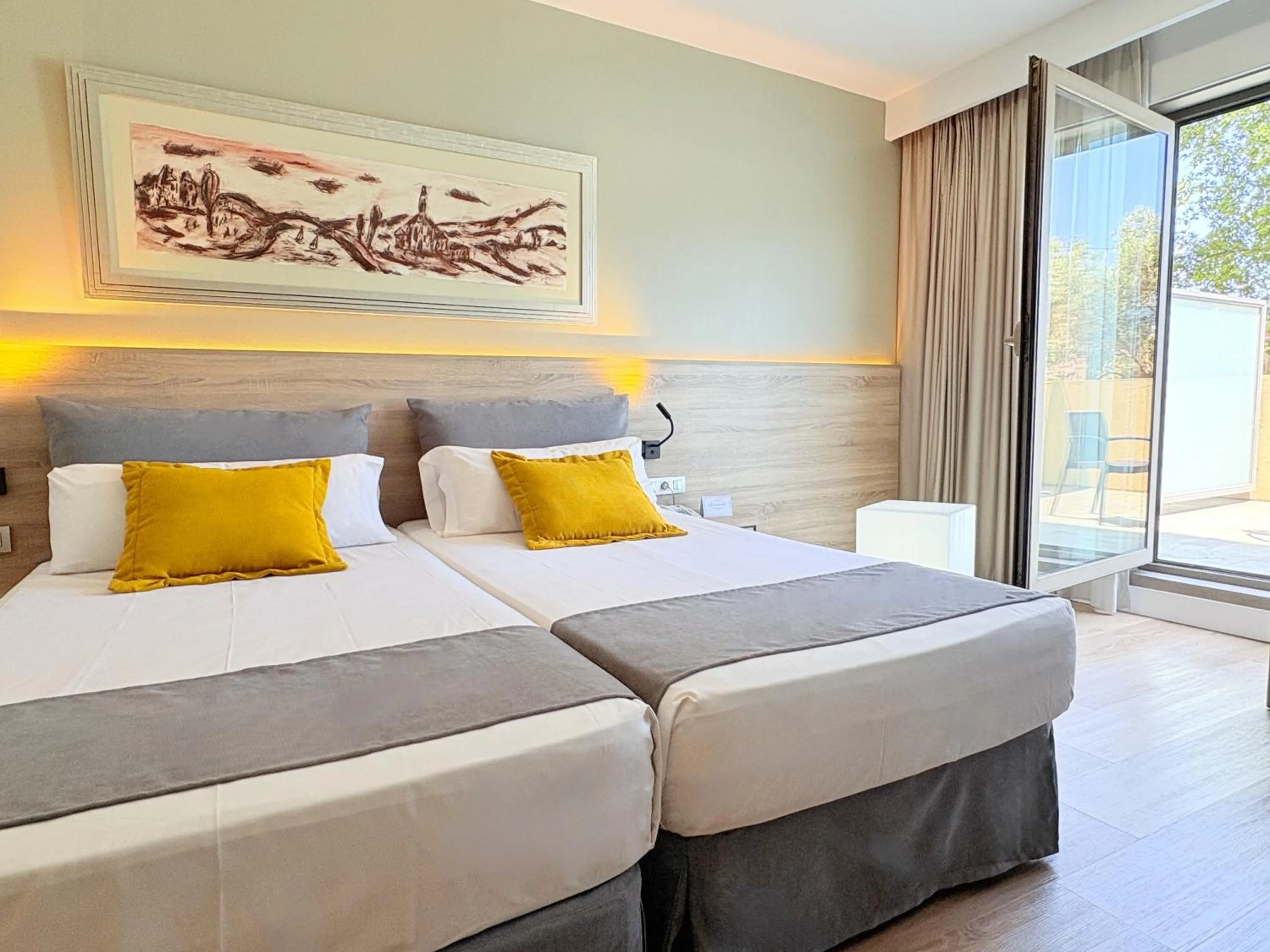 Bed in Eurohotel Barcelona Granvia Fira