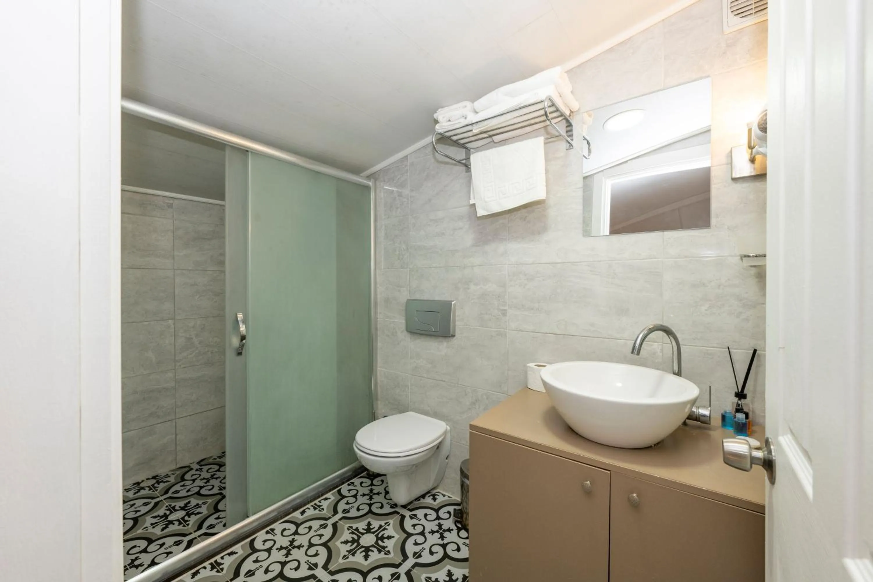 Shower in Cirrus Suites