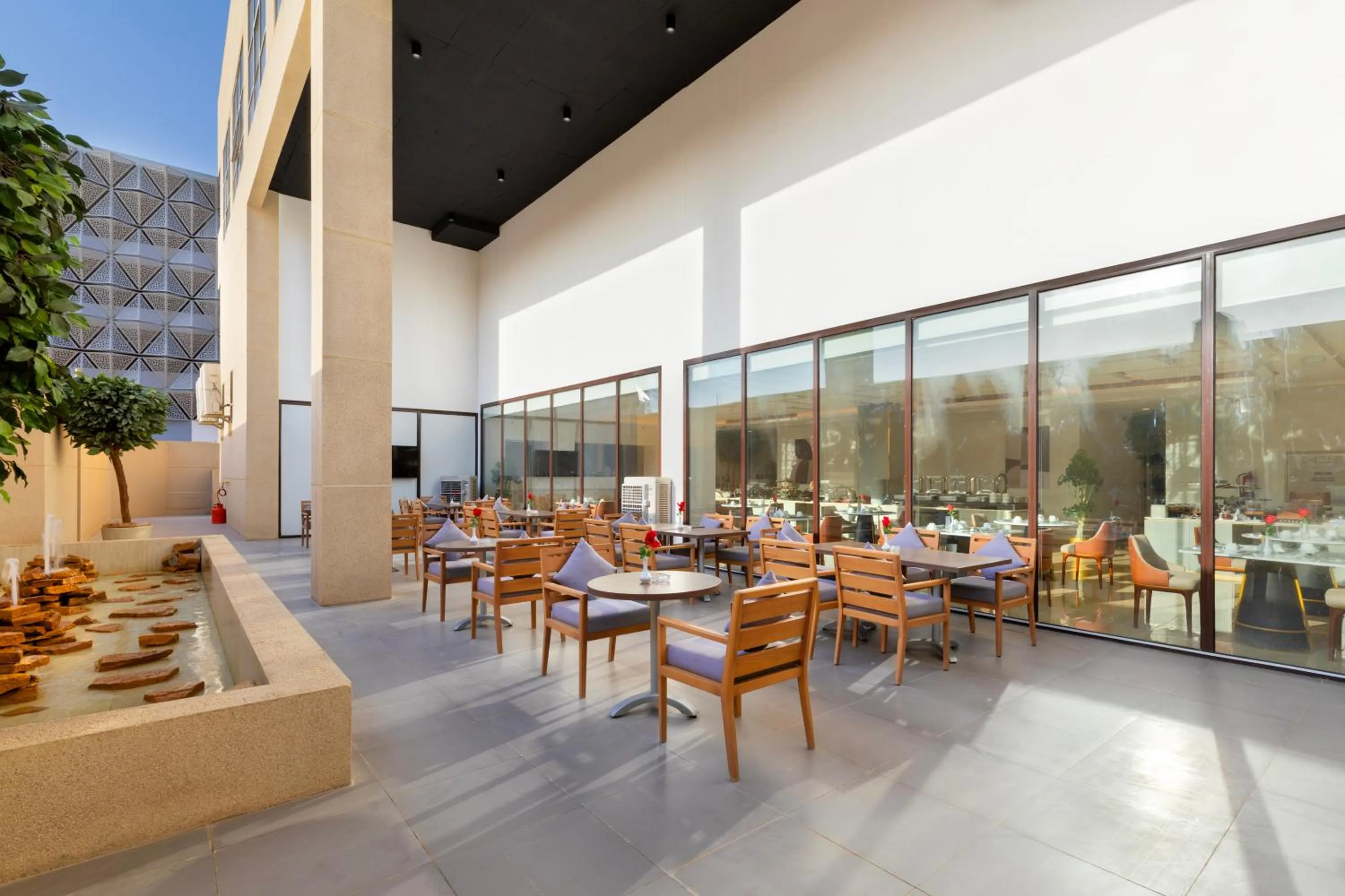 Restaurant/places to eat in Erfad Hotel - Riyadh