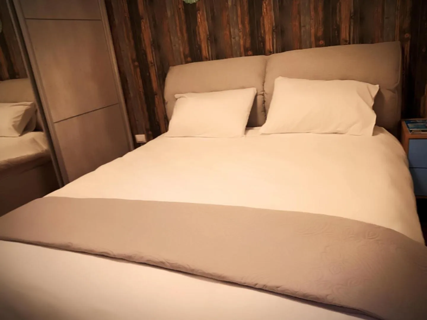 Bed in City Apartments