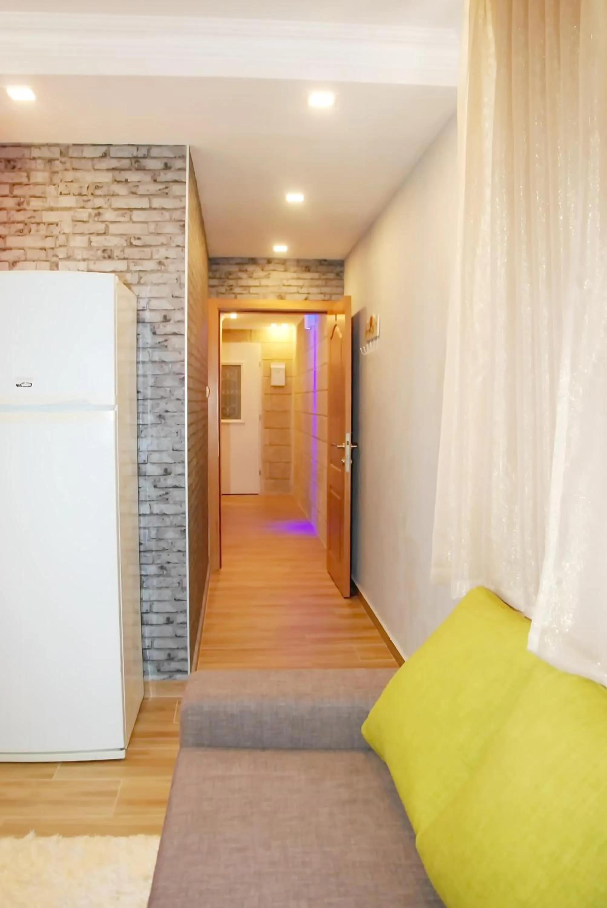 Decorative detail in City Apartments