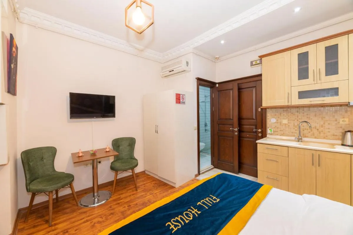 Bedroom in GRAND OPERA HOTEL