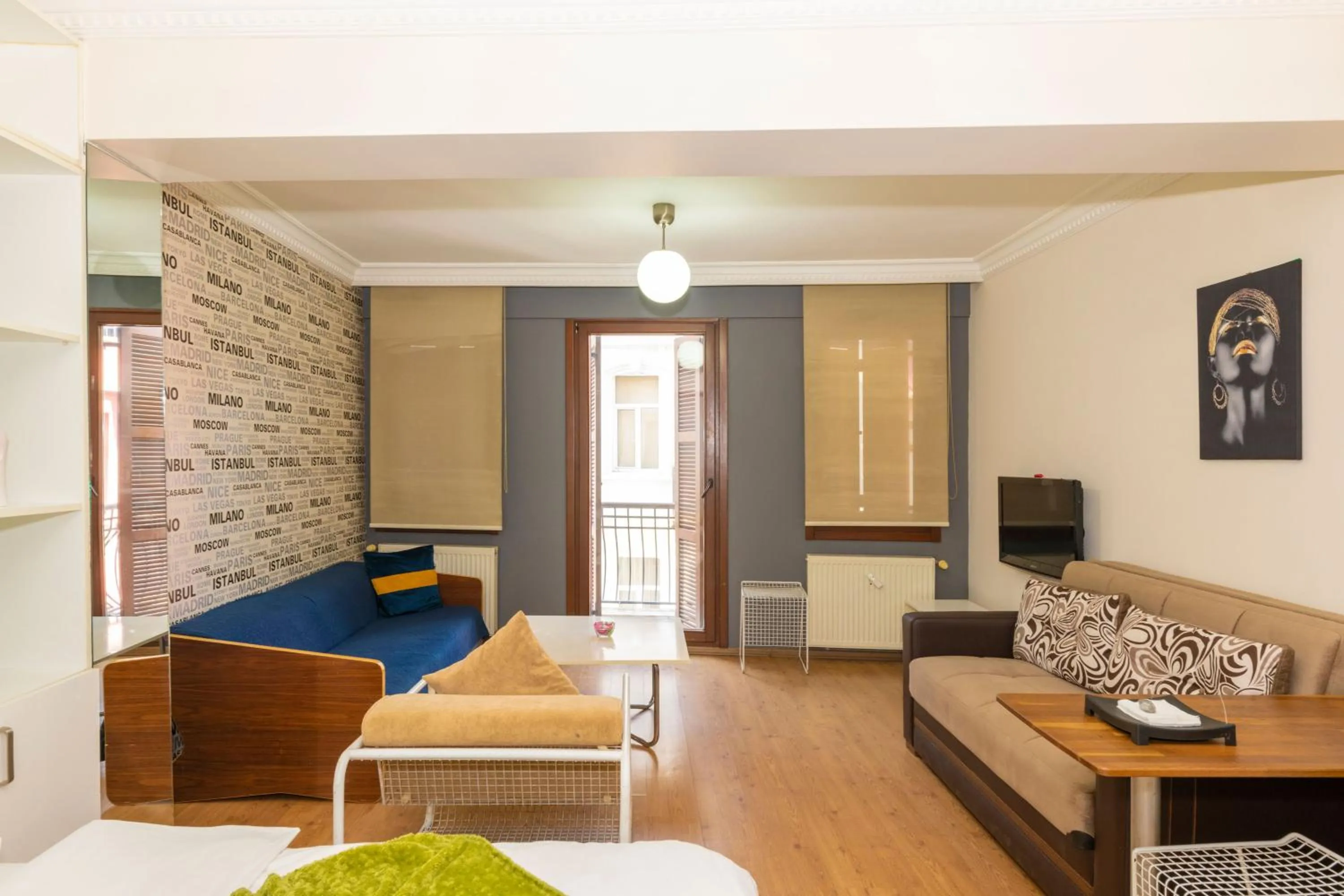 Living room, Bed in GRAND OPERA HOTEL