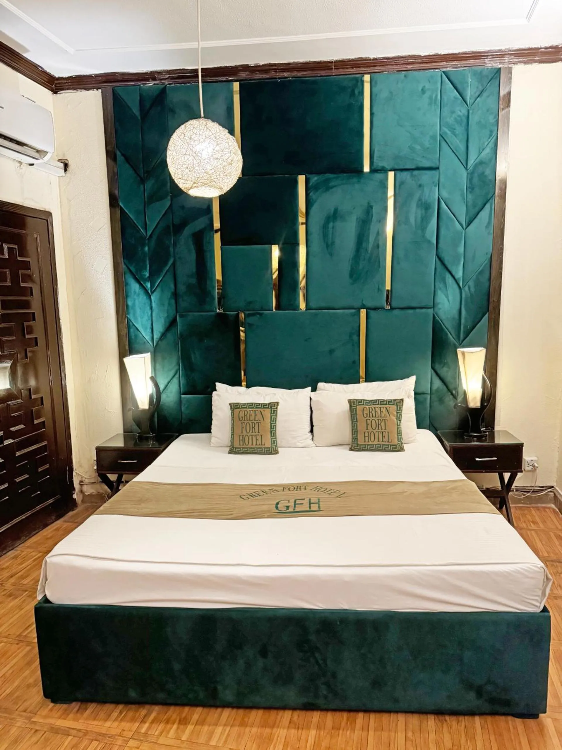 Bed in Hotel Green Fort Gulberg