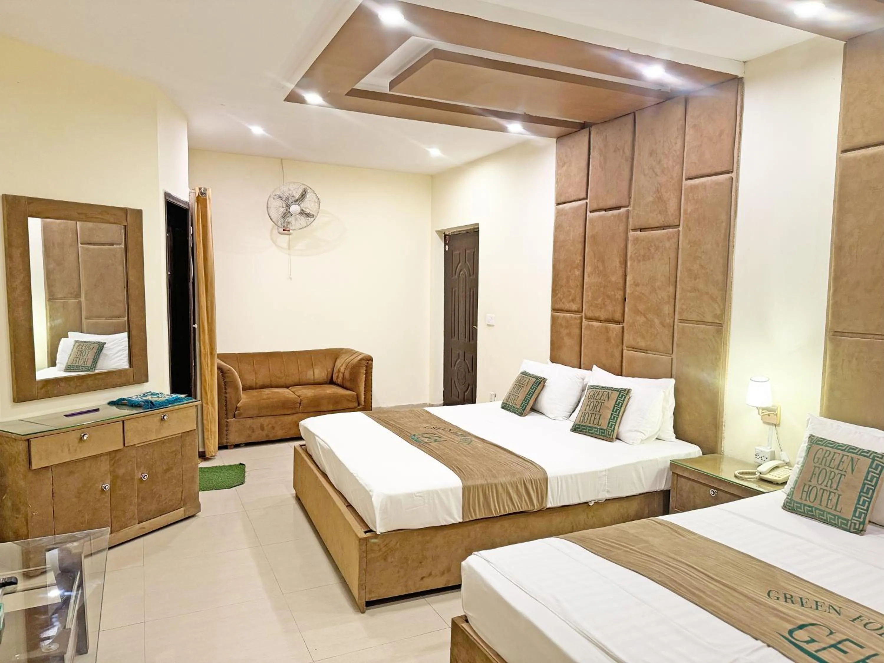 Bed in Hotel Green Fort Gulberg