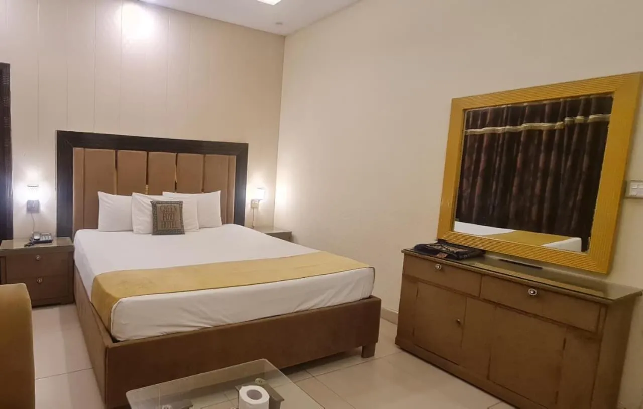 Bed in Hotel Green Fort Gulberg