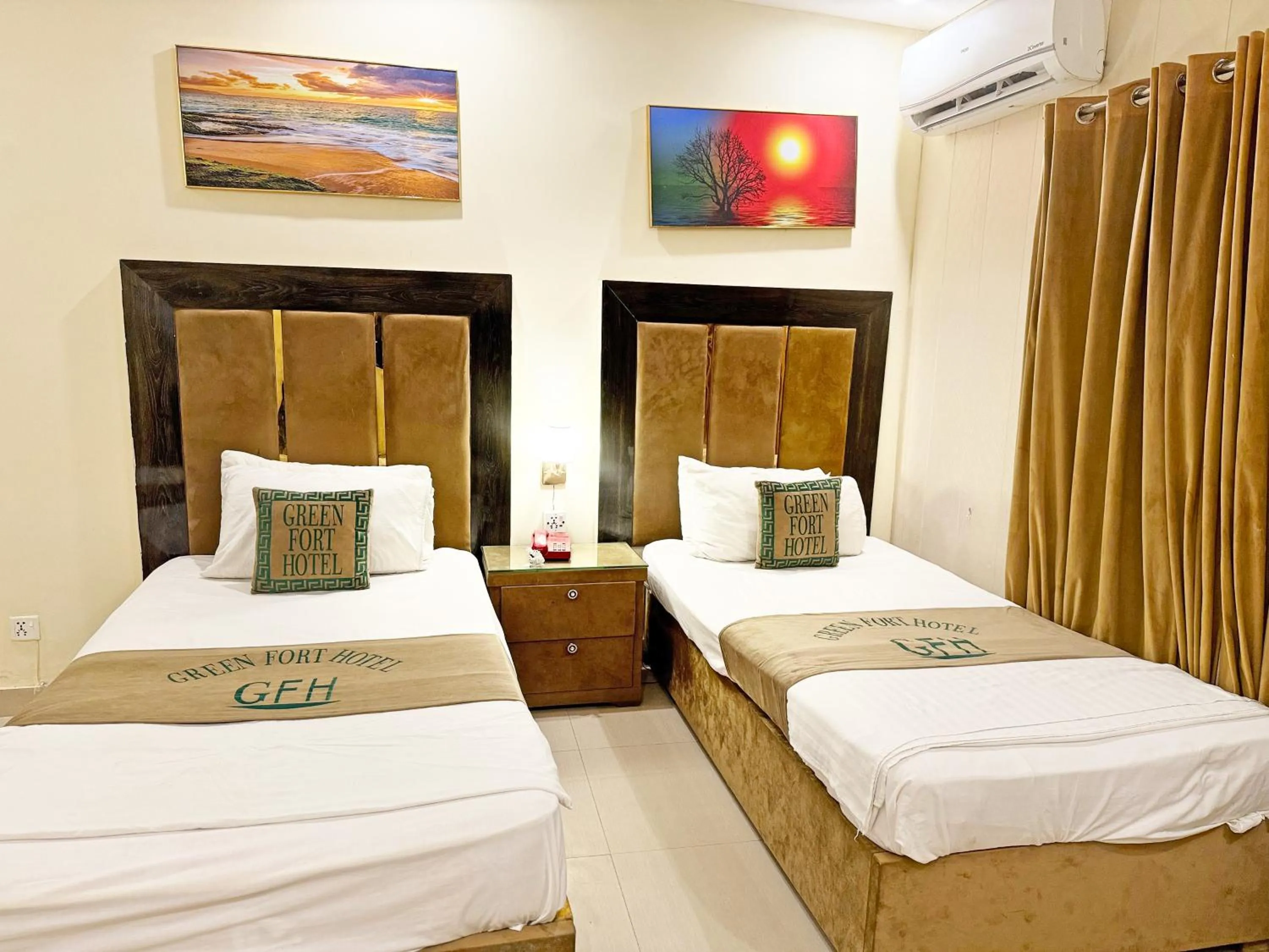 Bed in Hotel Green Fort Gulberg