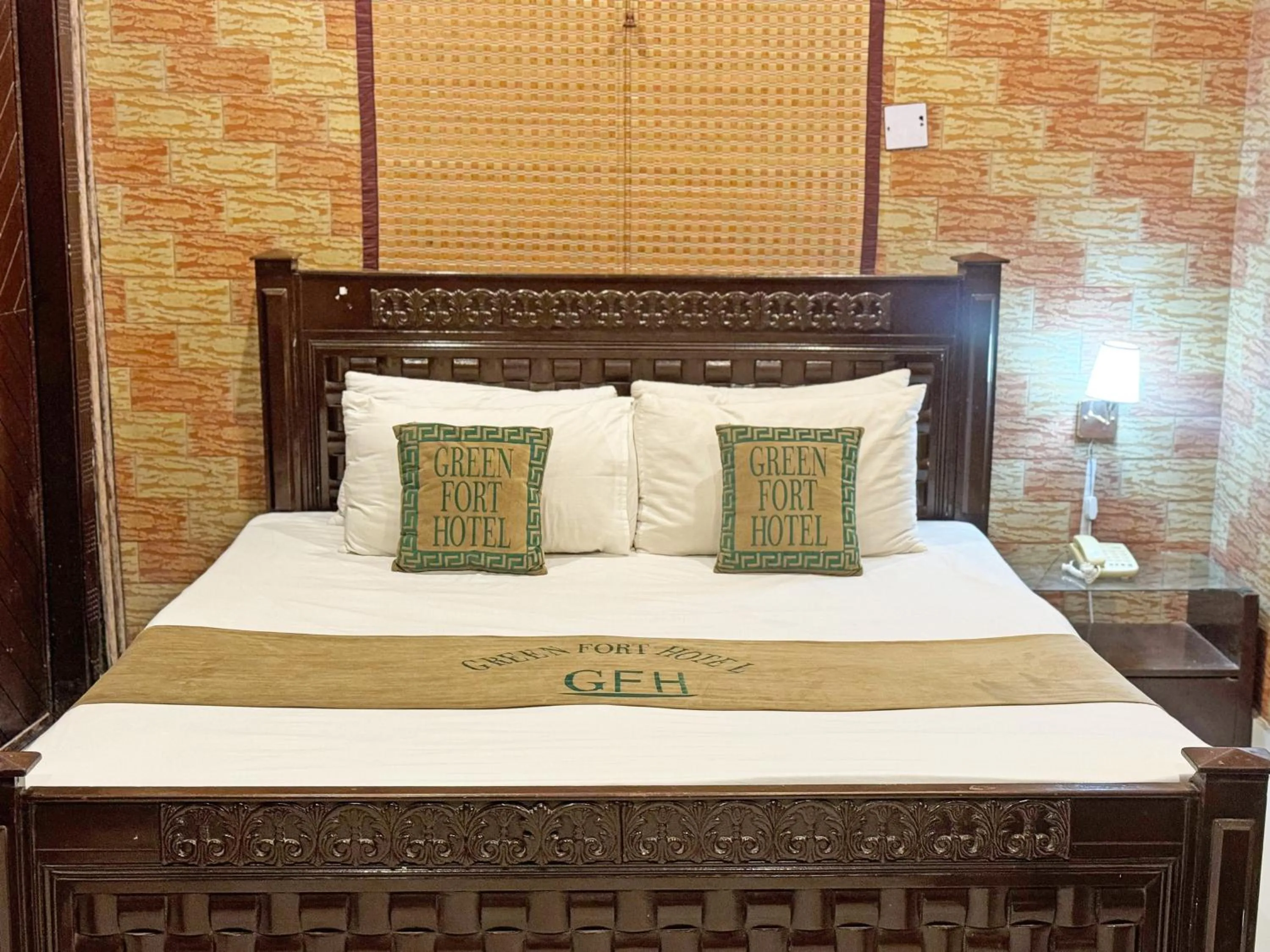 Bed in Hotel Green Fort Gulberg