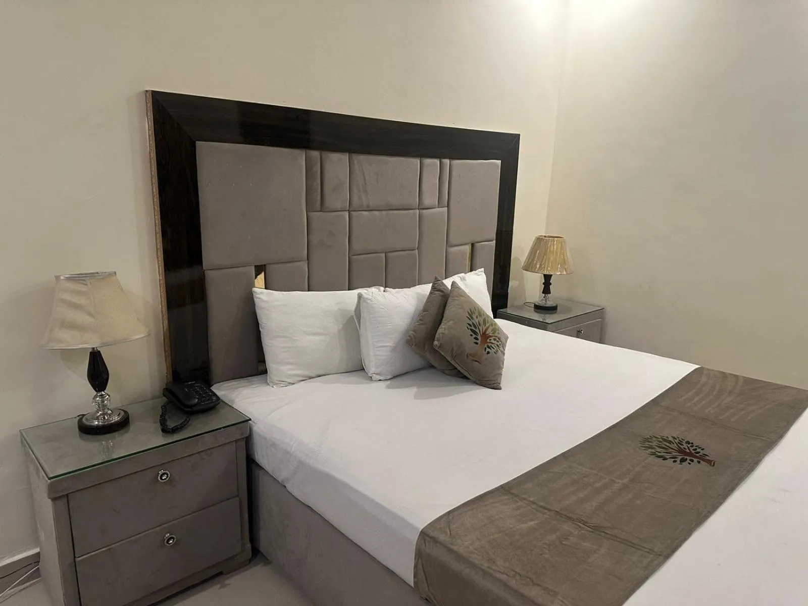 Bed in Hotel Green Fort Gulberg