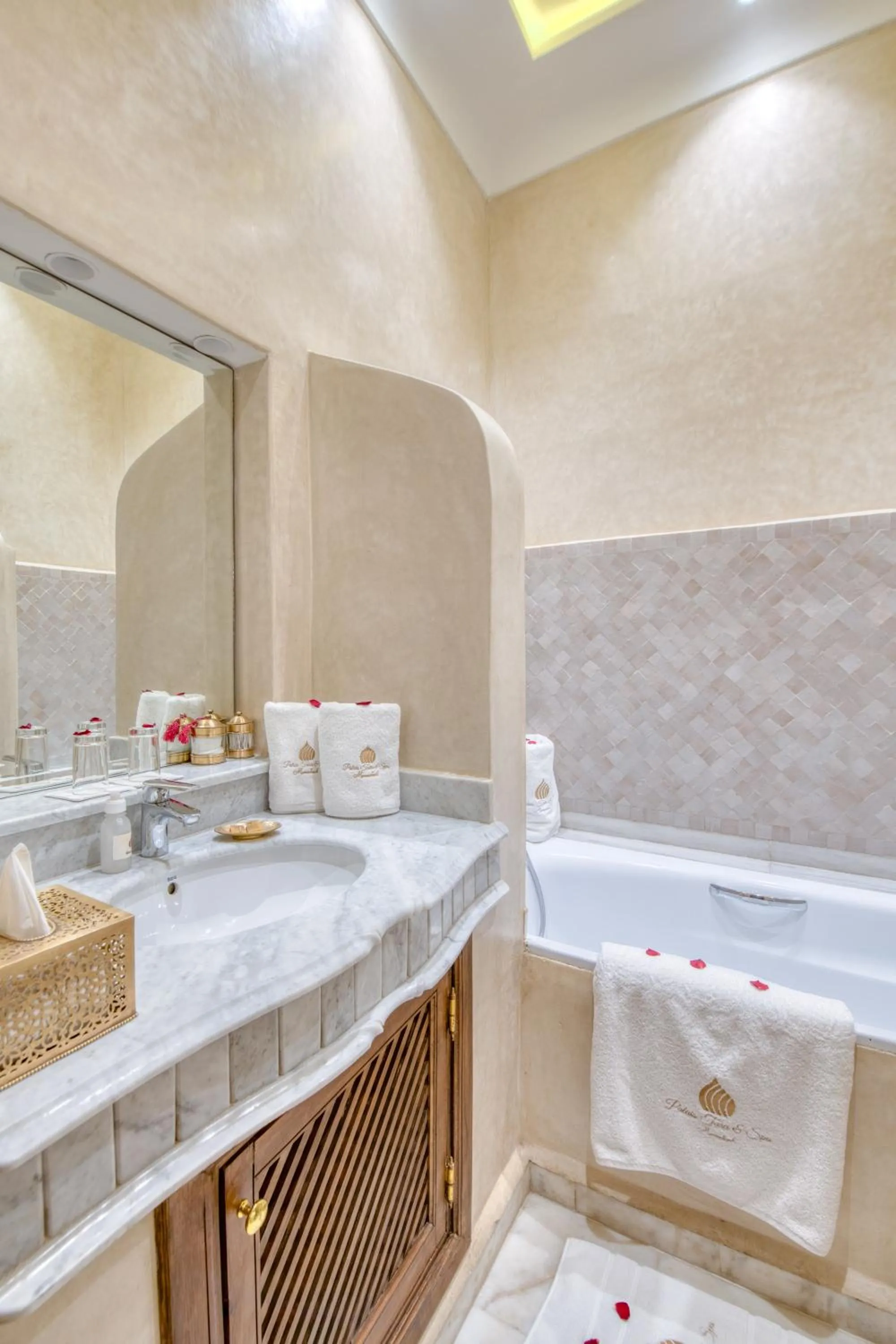Bathroom in Palais Tara & Spa